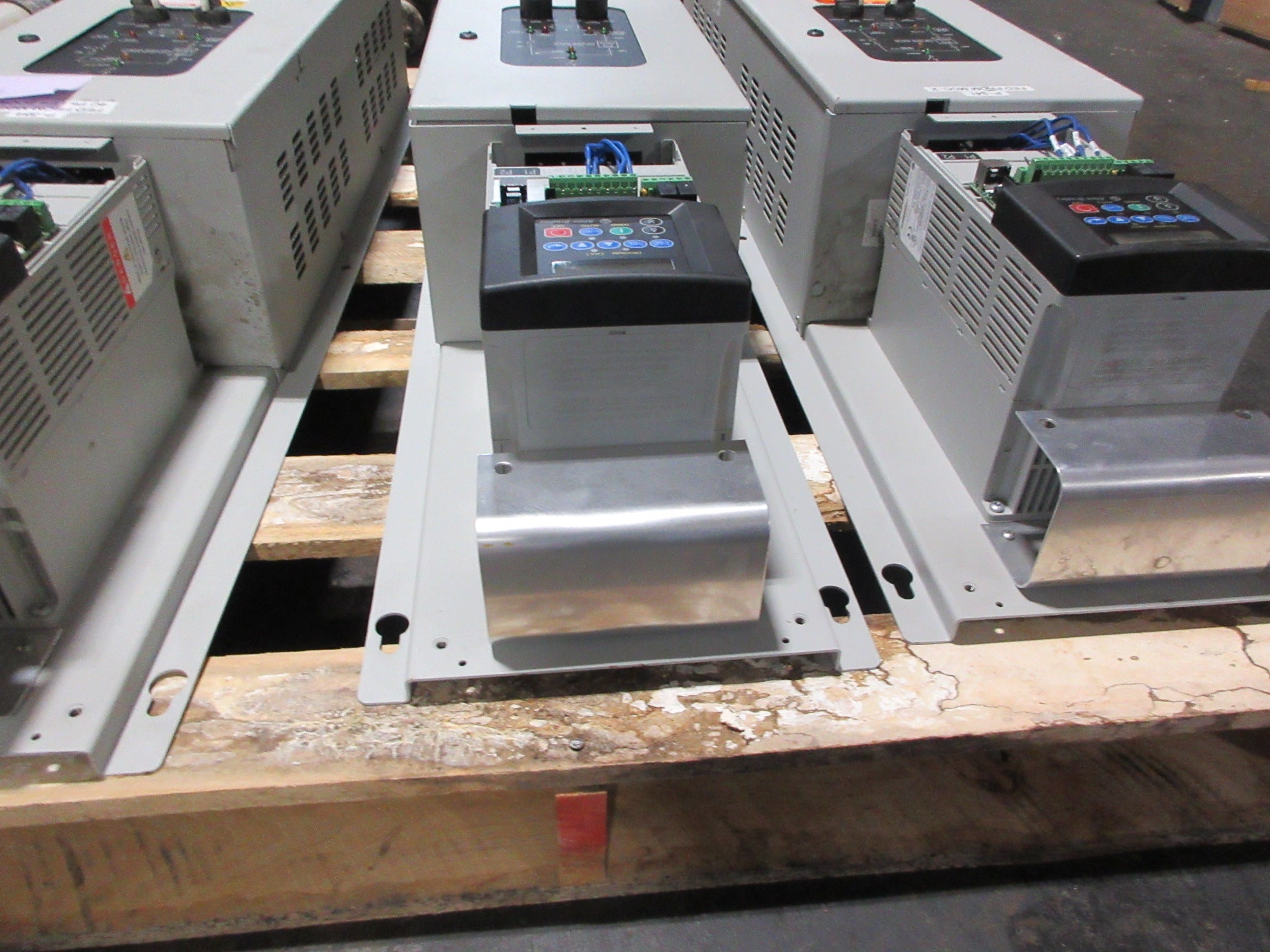 Allen-Bradley PowerFlex 400 AC Drive w/ Bypass 22C-D030N103 20HP 3Ph *No Cover*