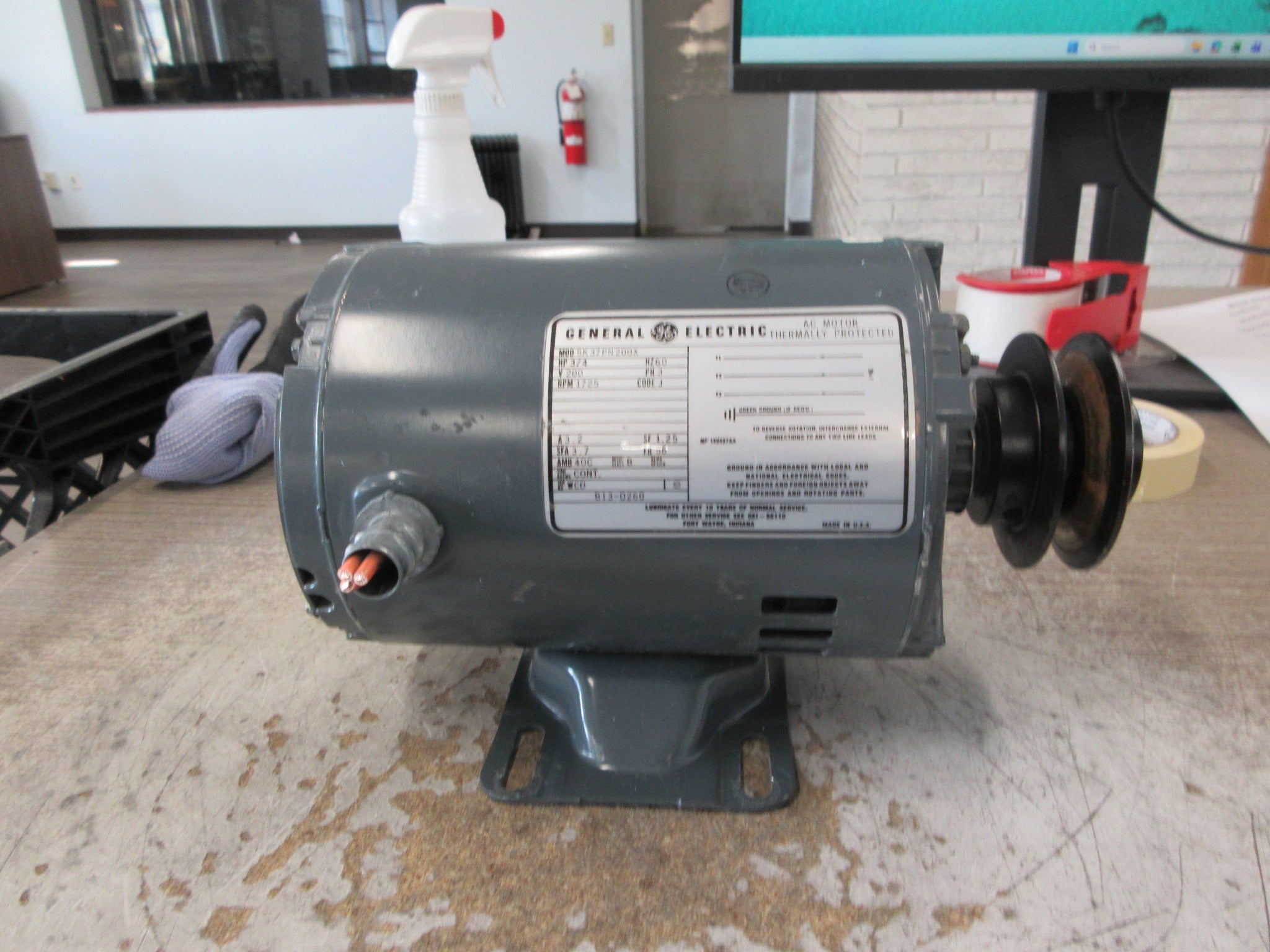GE AC Motor 5K37PN200X 3/4HP 200V 1725RPM 3.2A 60Hz 3Ph Used