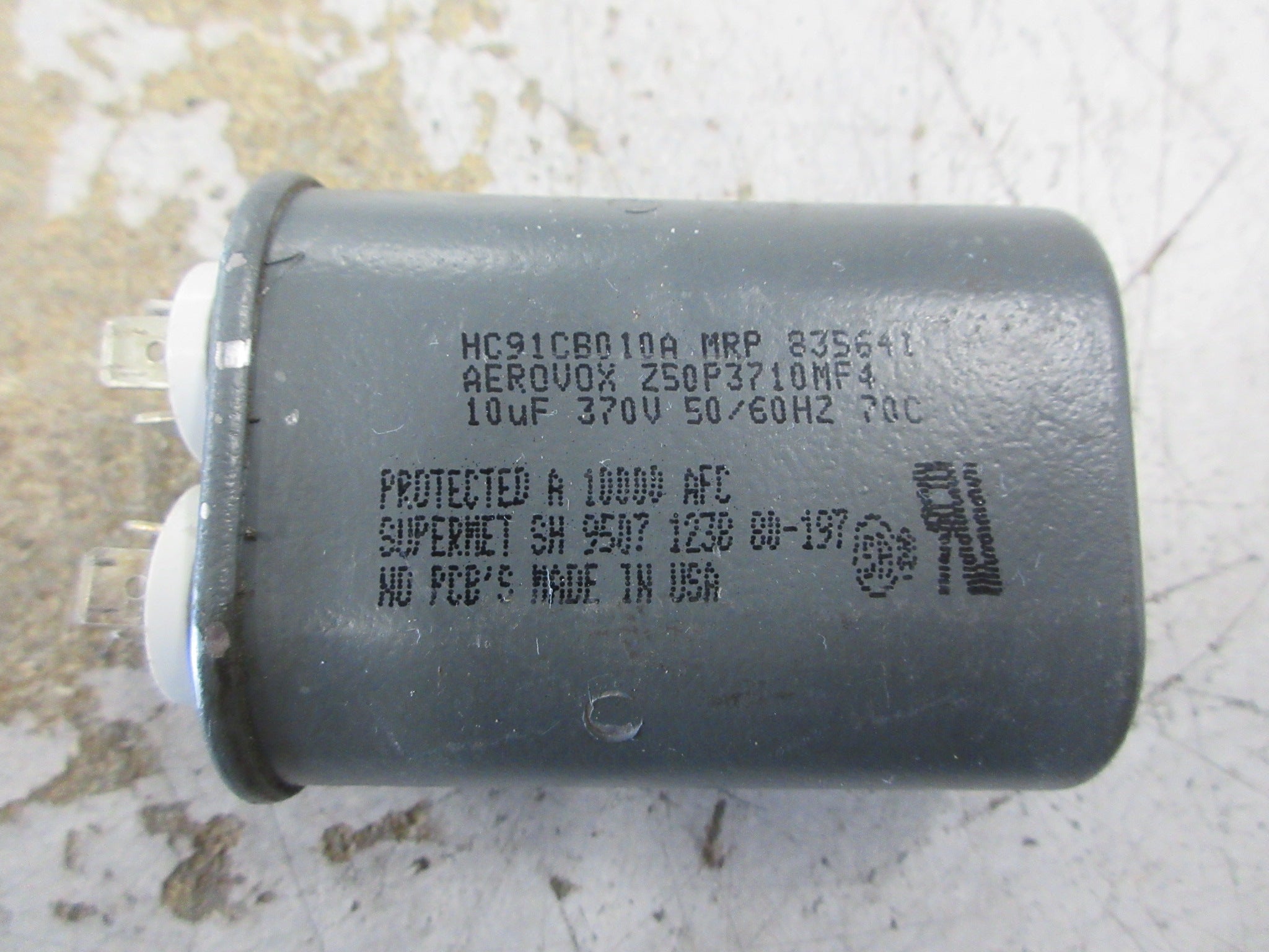 Aerovox Capacitor Z50P3710MF4 10uF 370V 50/60Hz Used