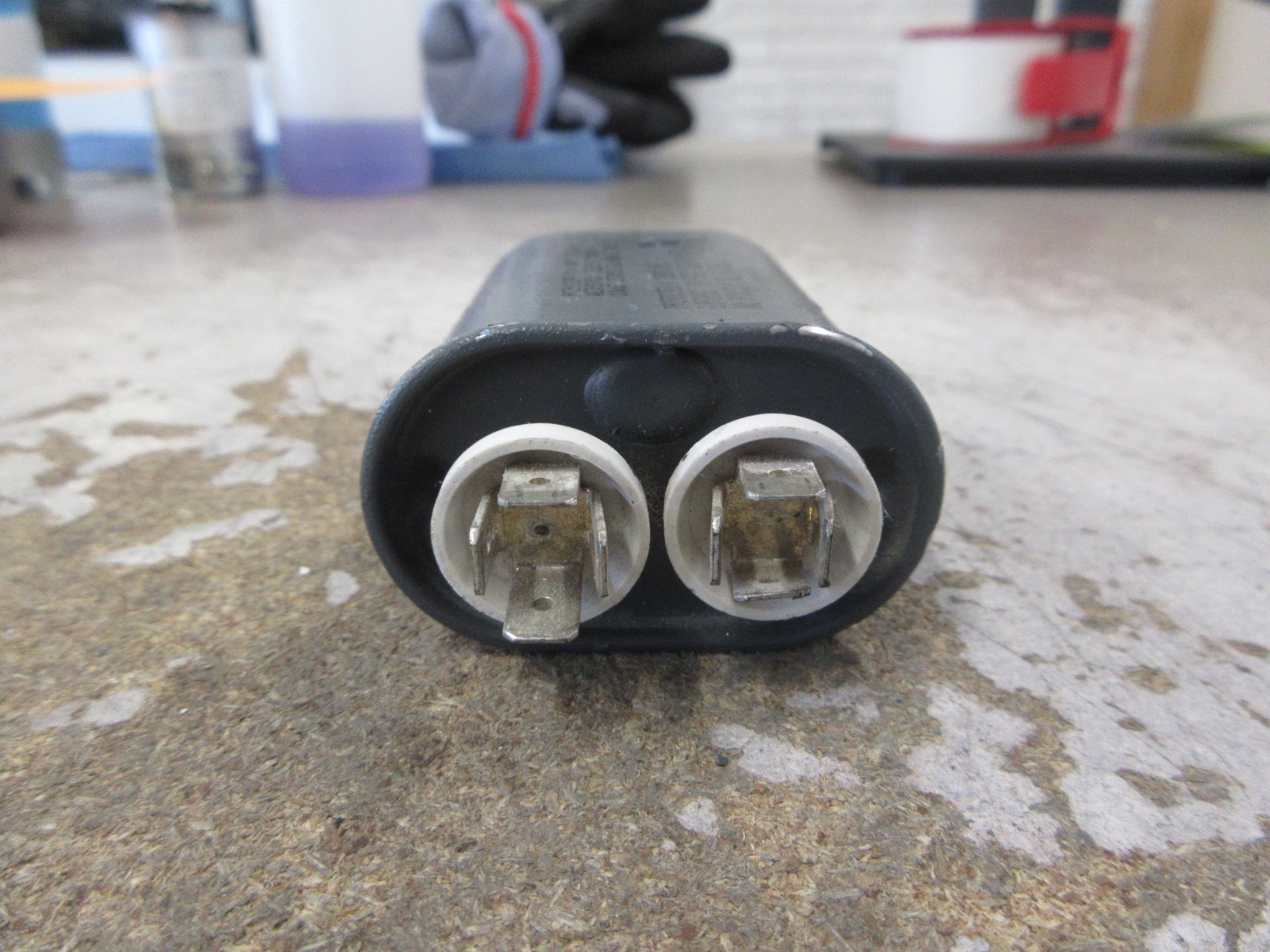 Aerovox Capacitor Z50P3710MF4 10uF 370V 50/60Hz Used