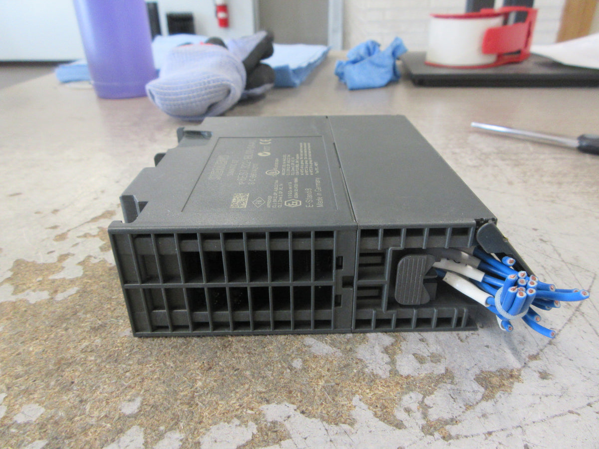 Siemens Simatic S7 Digital Output Module 6ES7 322-1BL00-0AA0 E-Stand: 8 Used