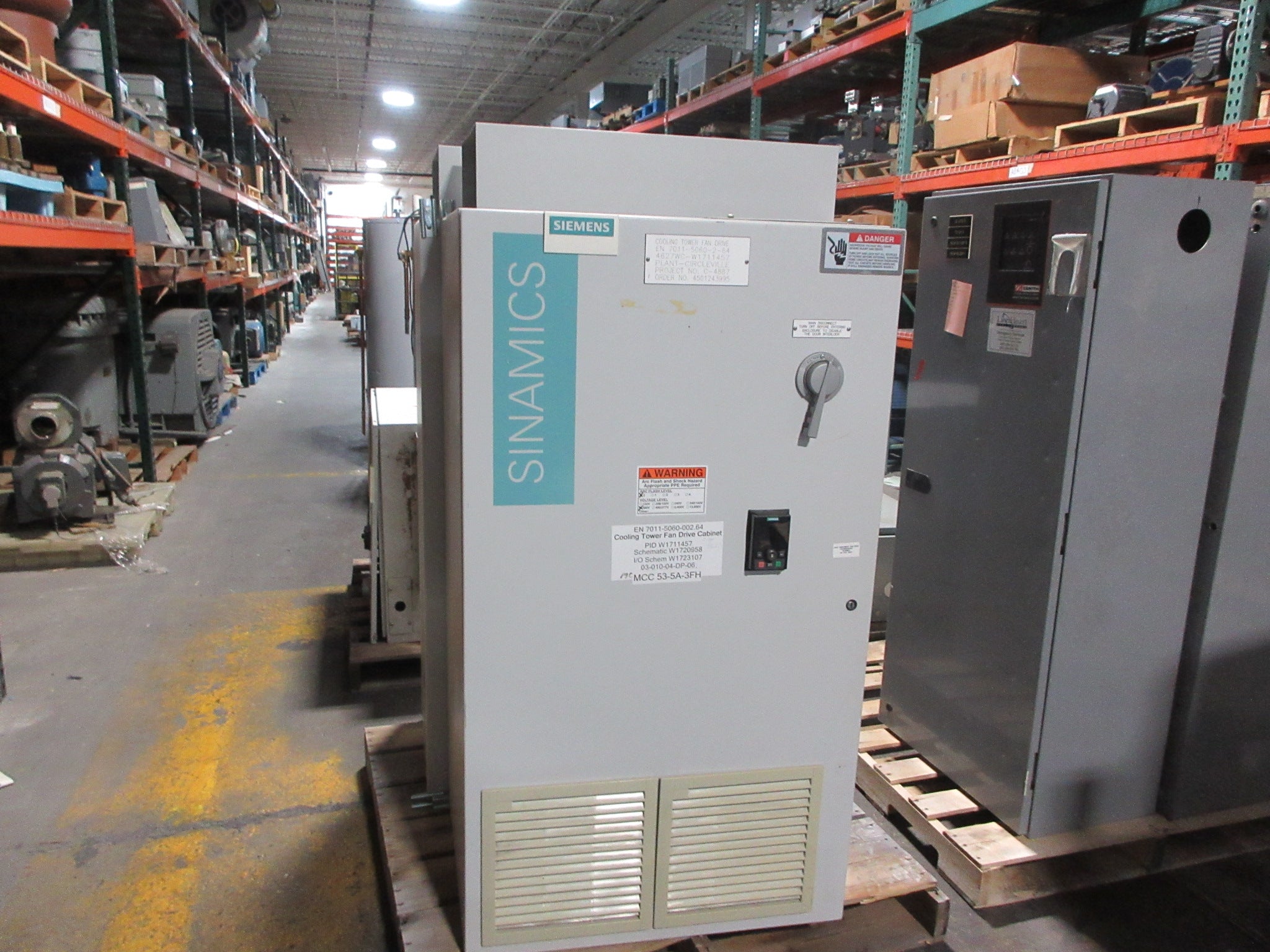 Siemens Sinamics G120 AC Drive 6SL324-OBE31-8UA0 30HP 3Ph Used