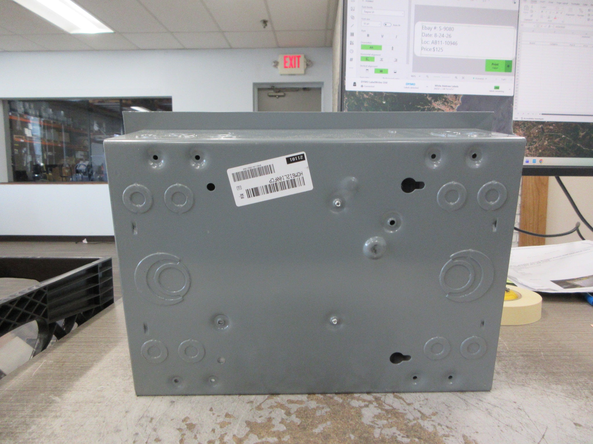Square D Main Lug Circuit Breaker Panel HOM6-12L100 120/240V New Surplus
