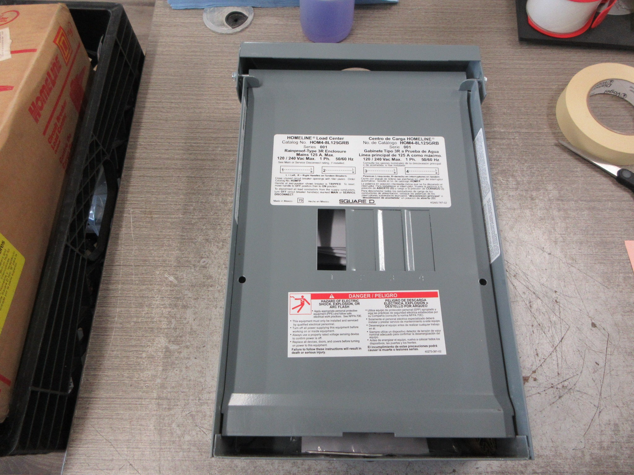 Square D Main Lug Circuit Breaker Panel HOM4-8L125GRB 120/240V Max New Surplus