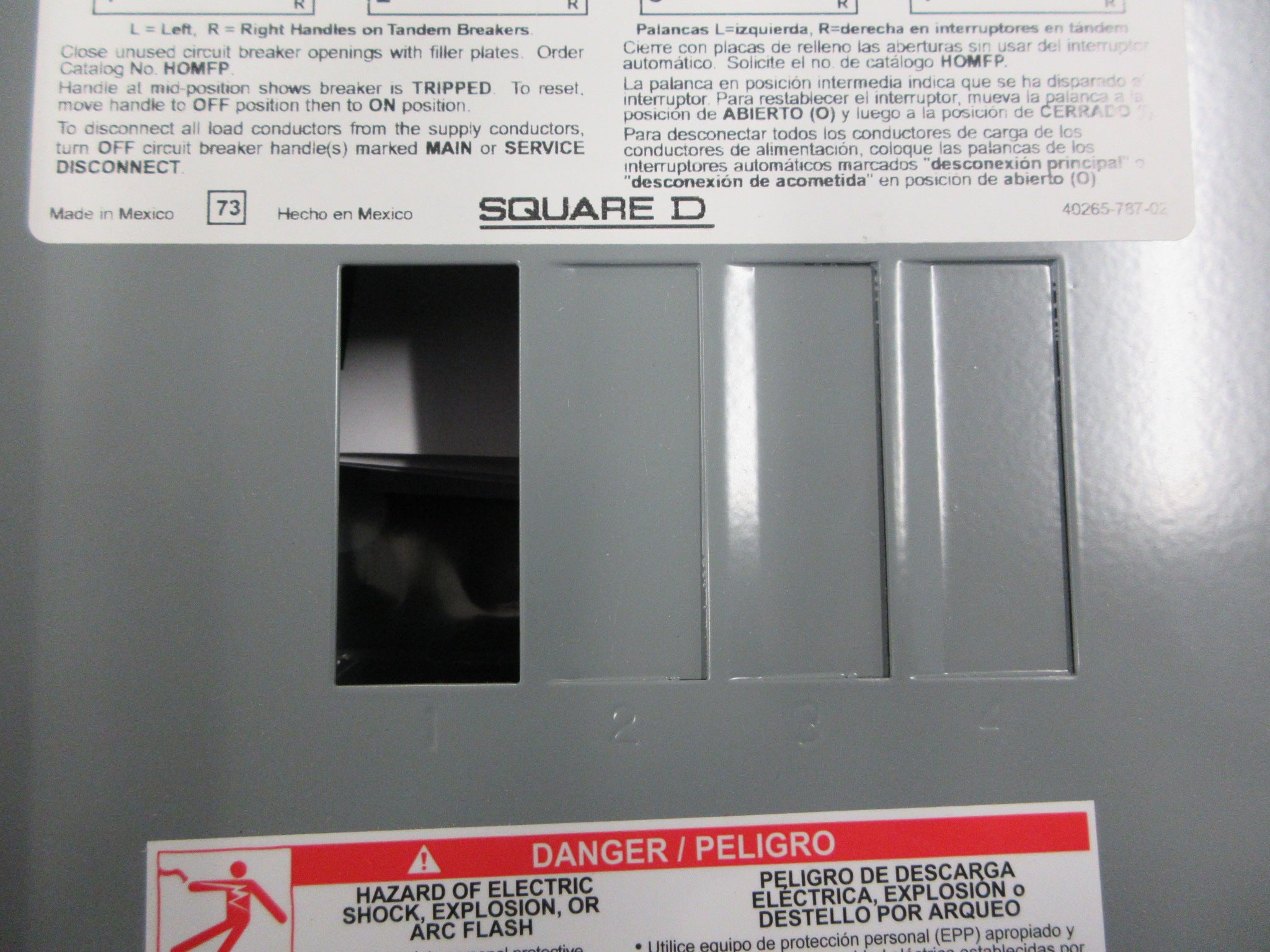 Square D Main Lug Circuit Breaker Panel HOM4-8L125GRB 120/240V Max New Surplus