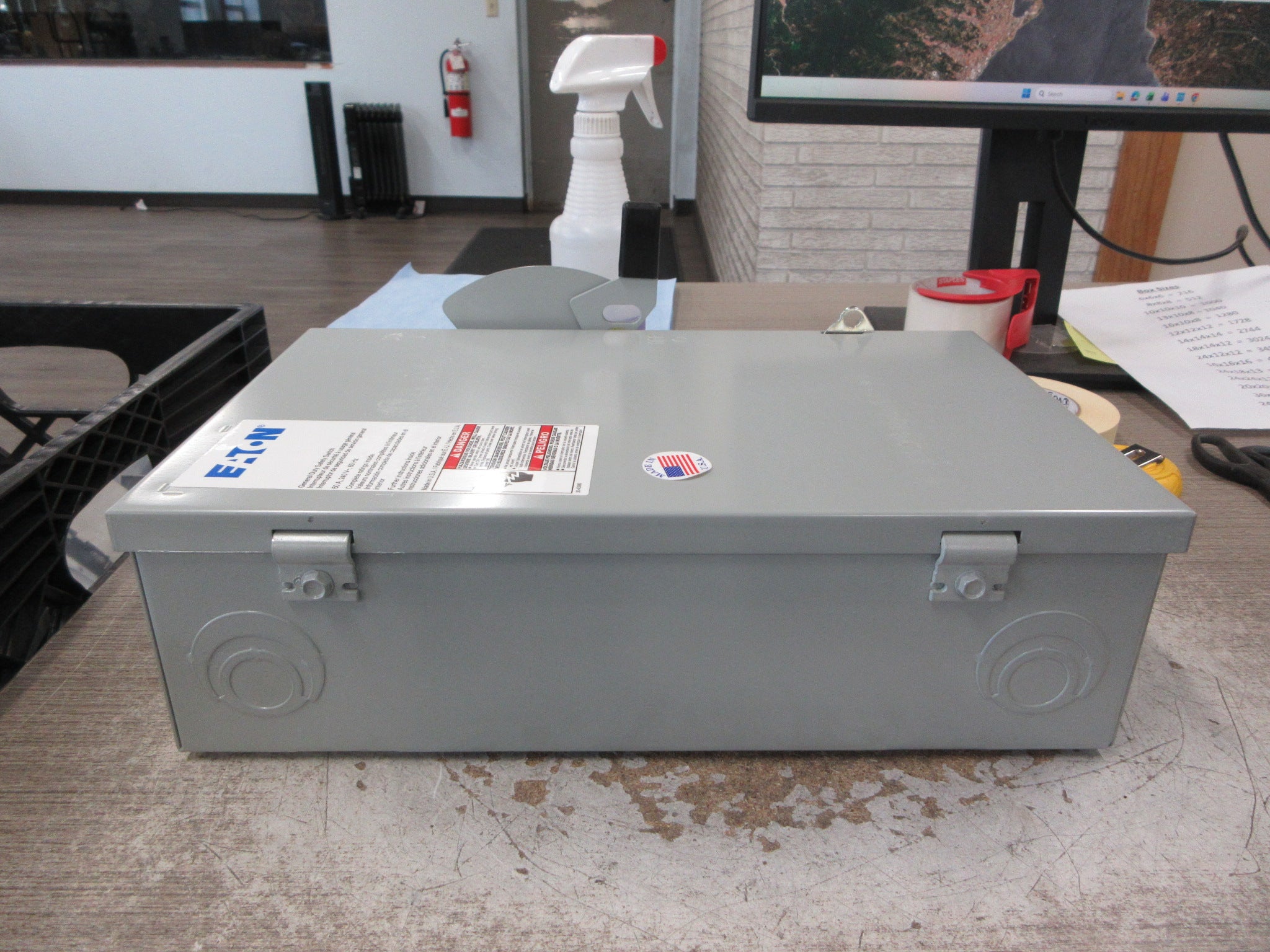 Eaton Non-Fusible Safety Switch/Disconnect DG222UGB Ser. B 60A 120/240V 2P Used