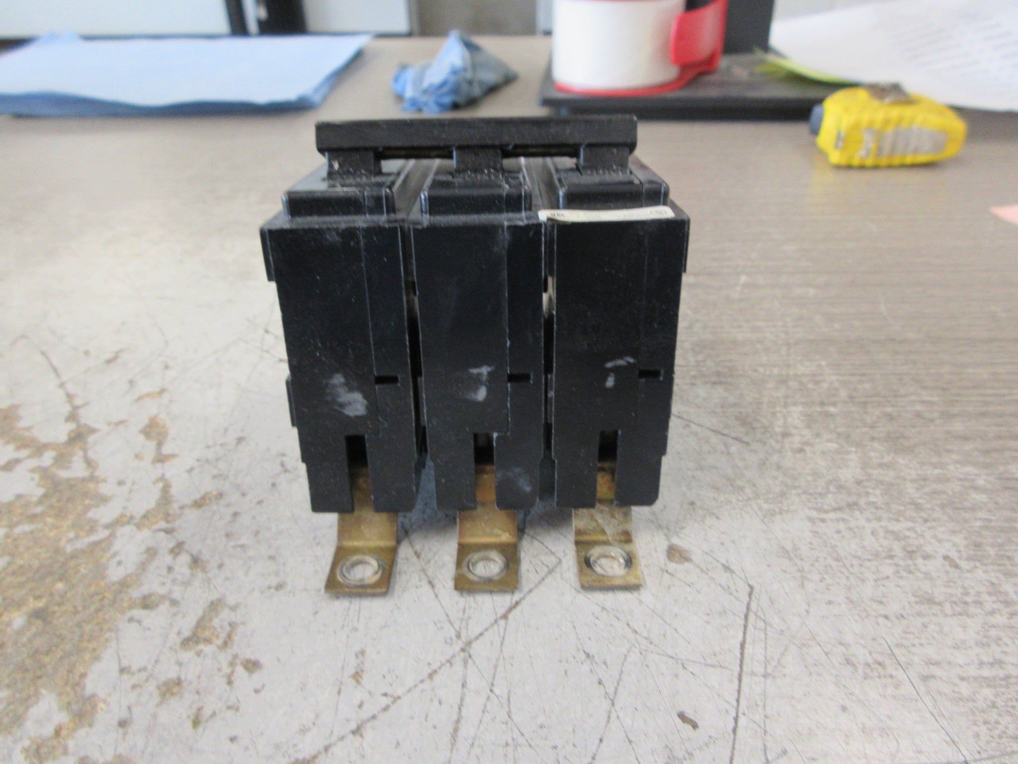 Cutler-Hammer Type BA Bolt-On Circuit Breaker BAB3060H 60A 240V 3P Used