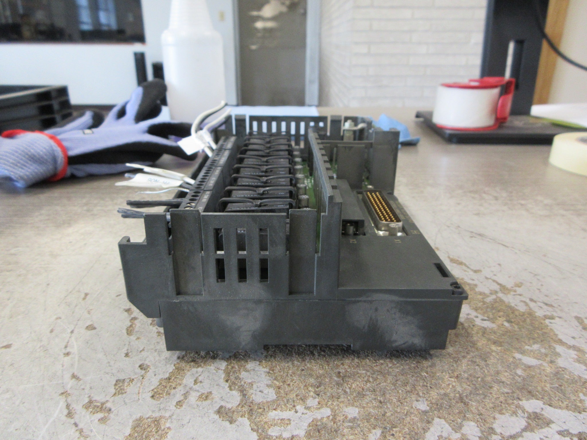 Siemens Failsafe Relay Output MTA 6ES7650-1AM31-6XX0 10-Ch *Chipped Case* Used