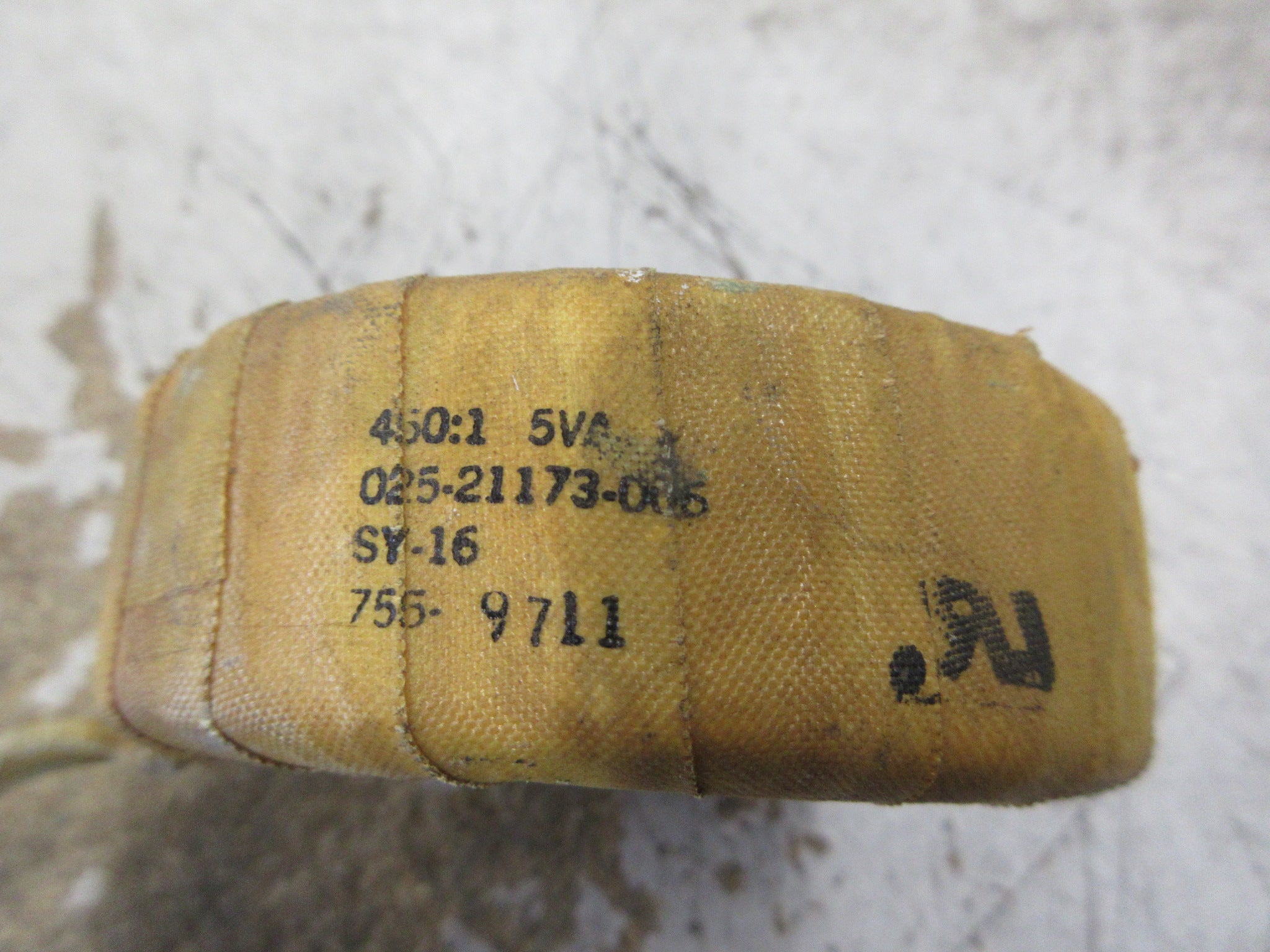 York Current Transformer 025-21173-006 Ratio 450:1A 5VA Used