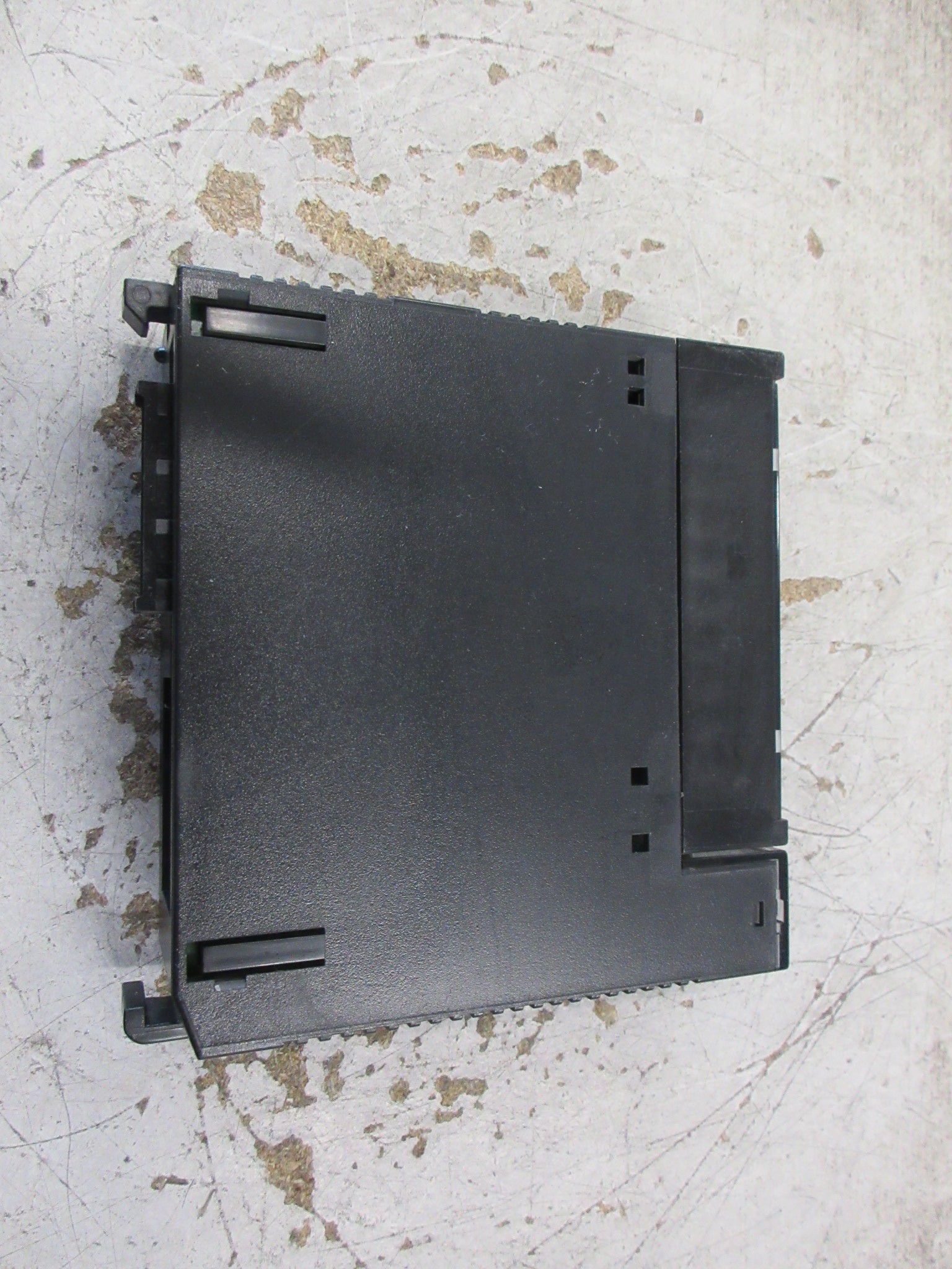 Horner Automation Isolated Relay Output Module HE693RLY110C Used