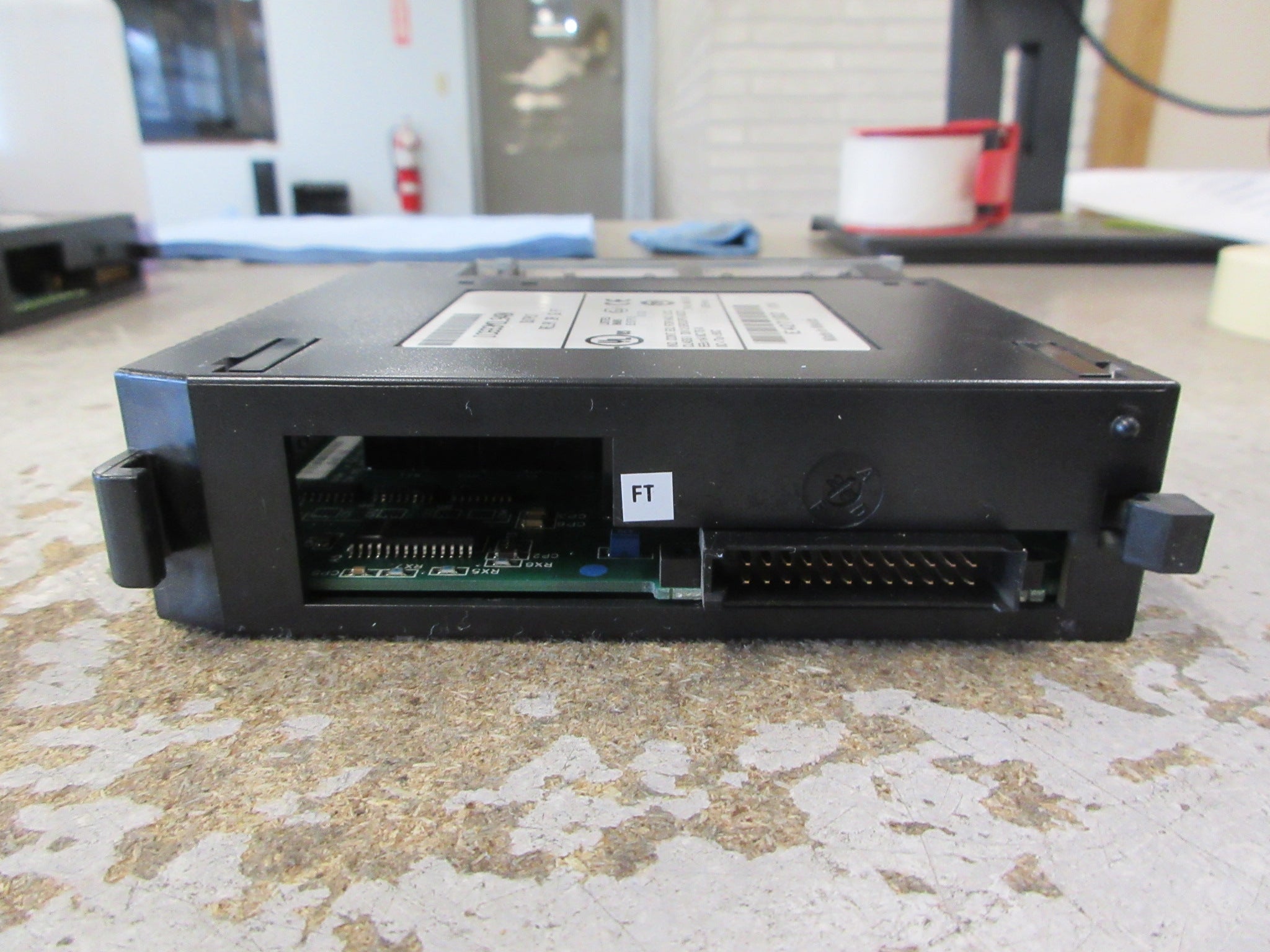 GE Fanuc Output Module IC693MDL940K 16 PT *Broken Cover* Used