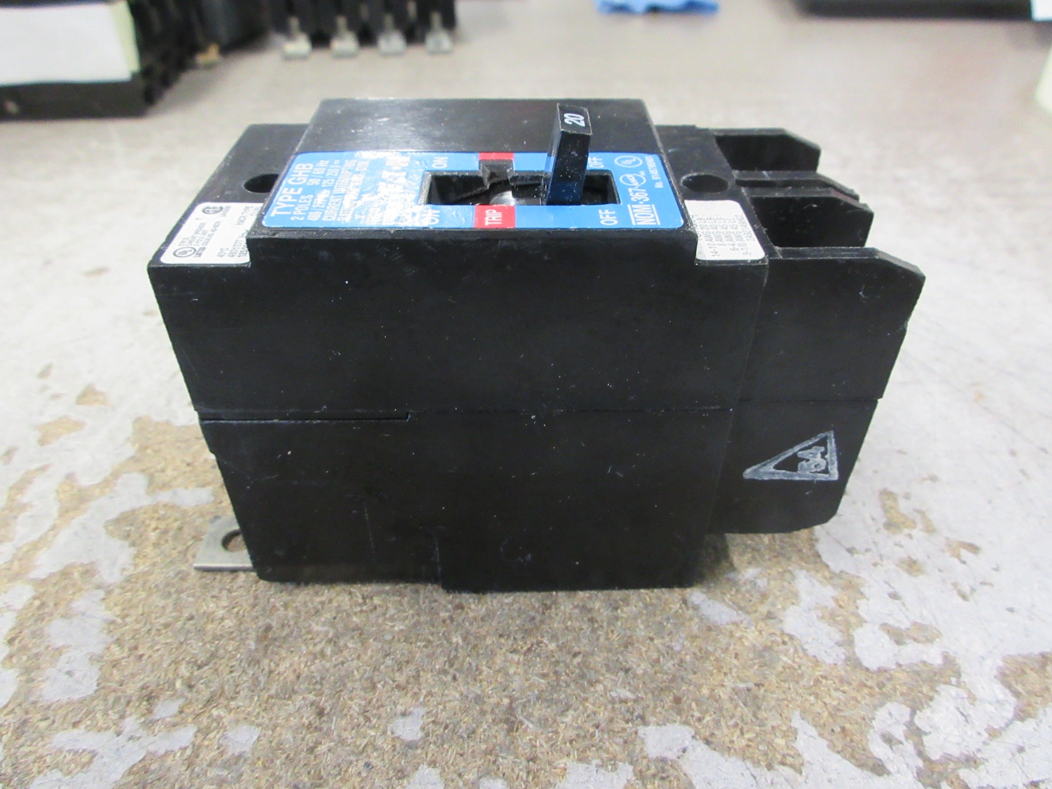 Eaton Bolt-On Circuit Breaker GHB2020 20A 240/277/480V 2P Used