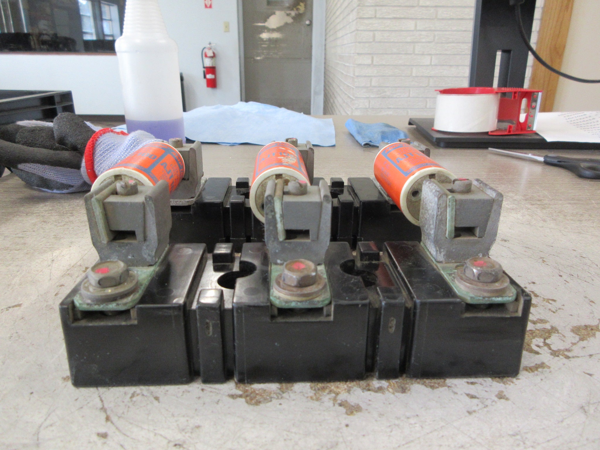 Allen-Bradley Fuseholder X-410710 / X-400656 100A 600V 3P (3) 100A Fuses Used