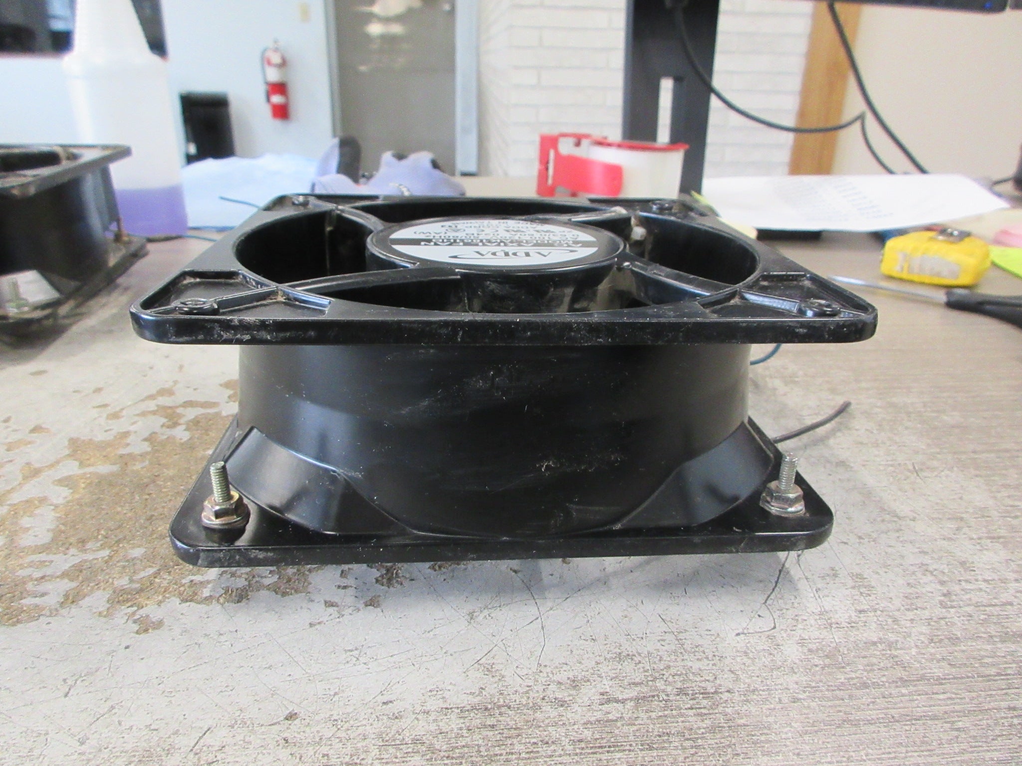 ADDA Axial Fan AK1861HB 100-120V 50/60Hz 0.53/0.50A W/Grille Used