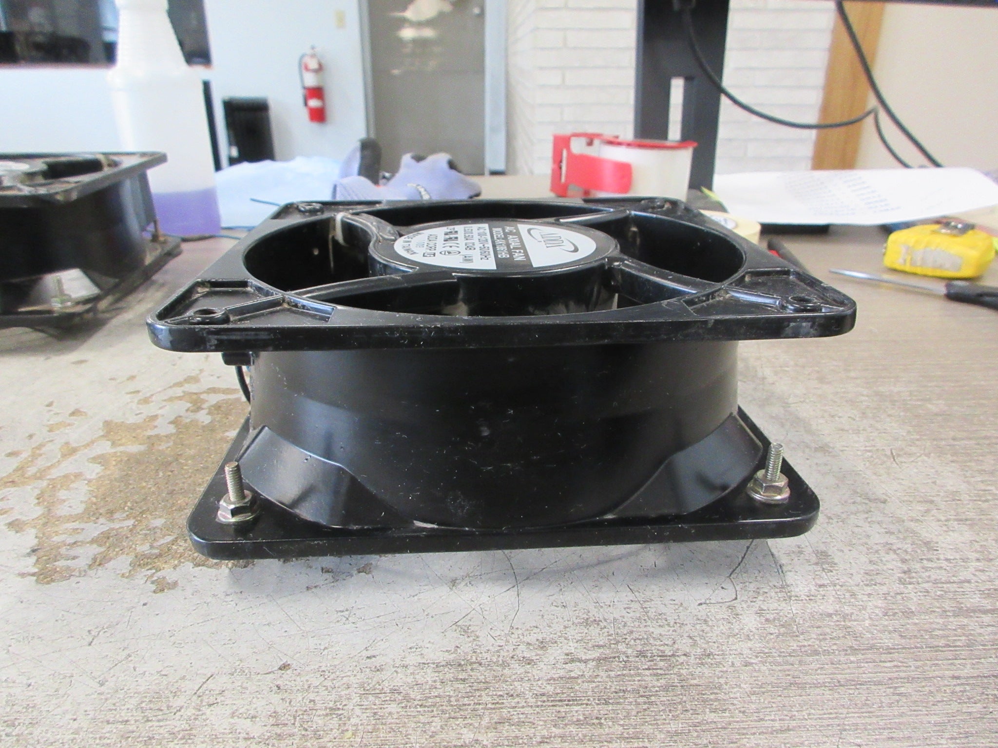 ADDA Axial Fan AK1861HB 100-120V 50/60Hz 0.53/0.50A W/Grille Used
