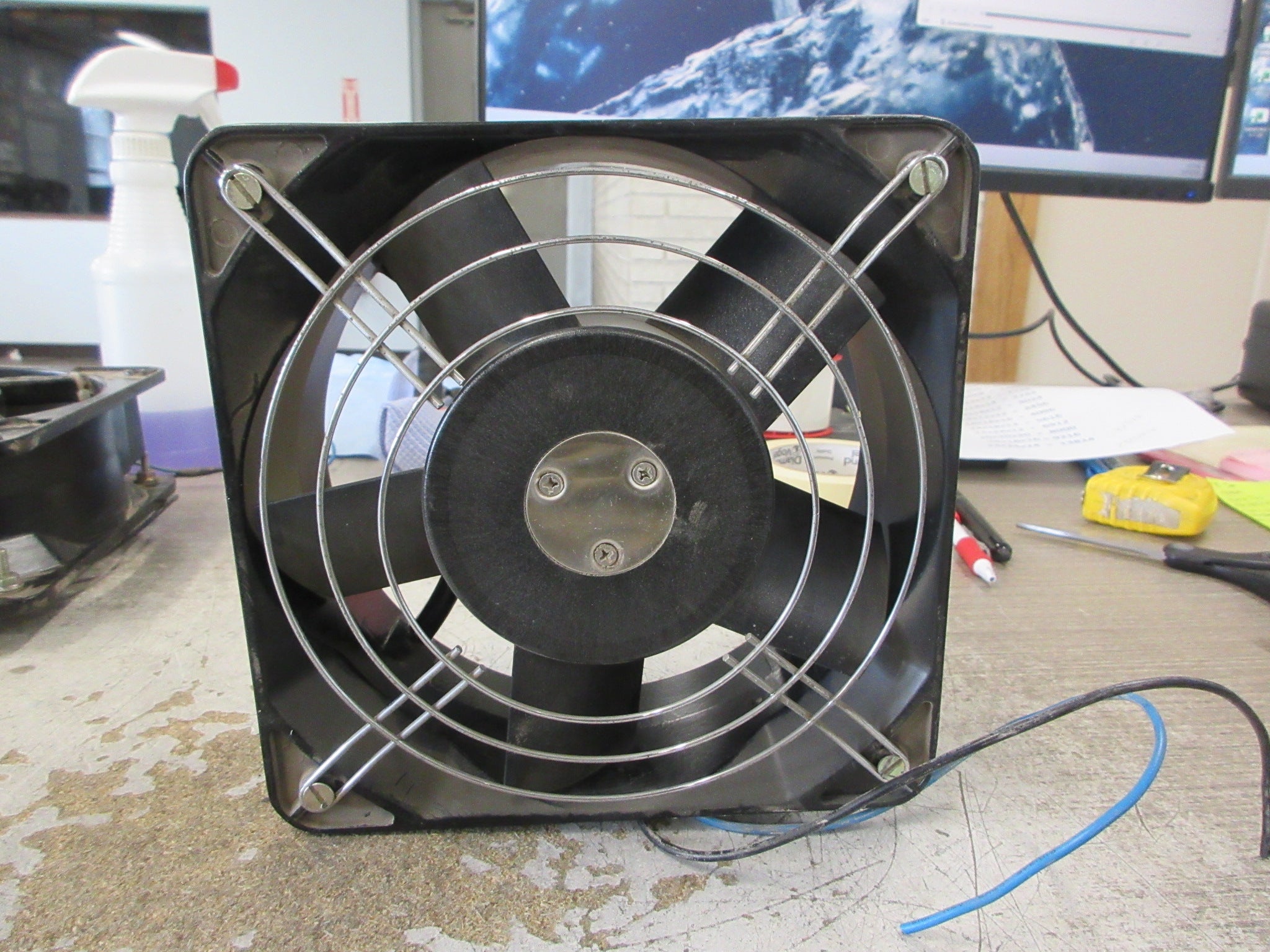 ADDA Axial Fan AK1861HB 100-120V 50/60Hz 0.53/0.50A W/Grille Used