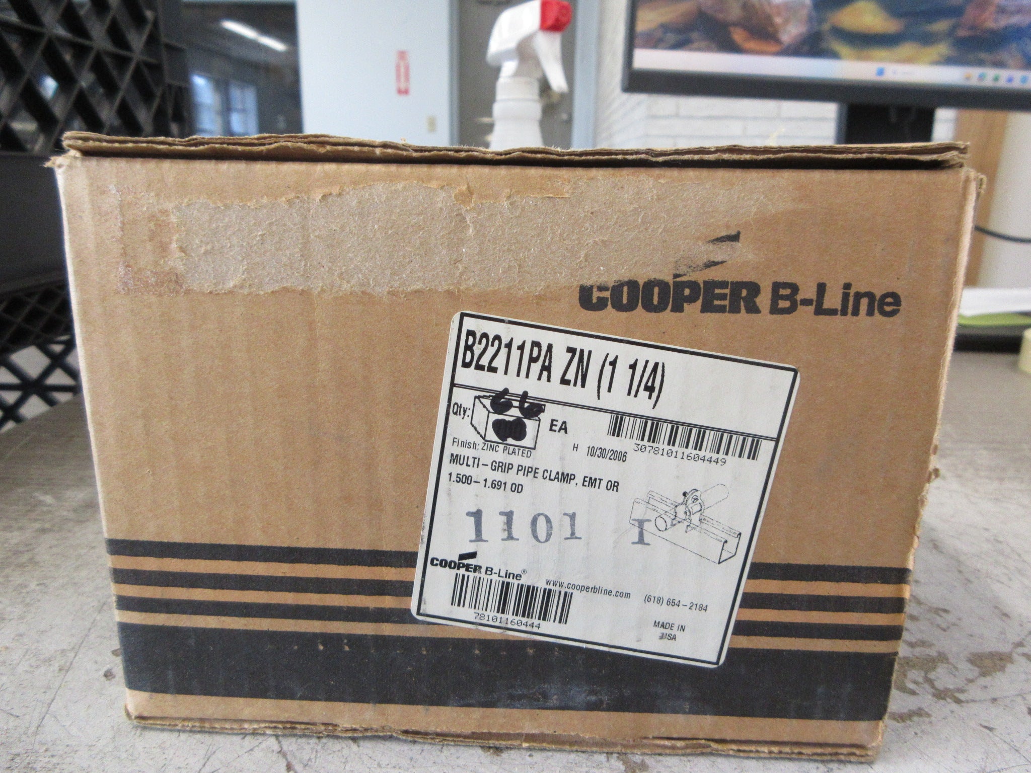Cooper B-Line Multi-Grip Pipe Clamp B2211PA ZN (1 1/4) Size: 1 1/4 New Surplus