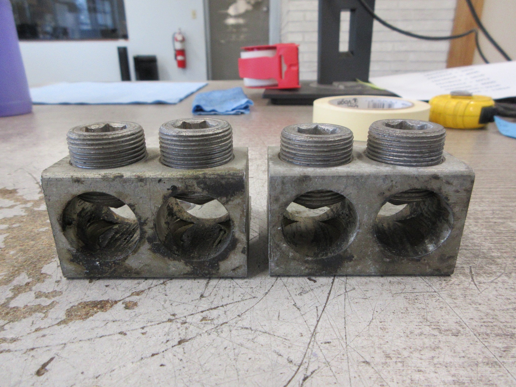 ITT Mechanical Lug ADR 60-21 600-2 *Lot of 2* Used