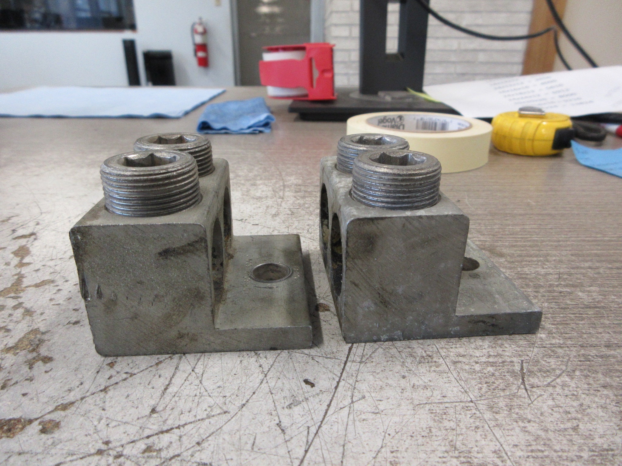 ITT Mechanical Lug ADR 60-21 600-2 *Lot of 2* Used
