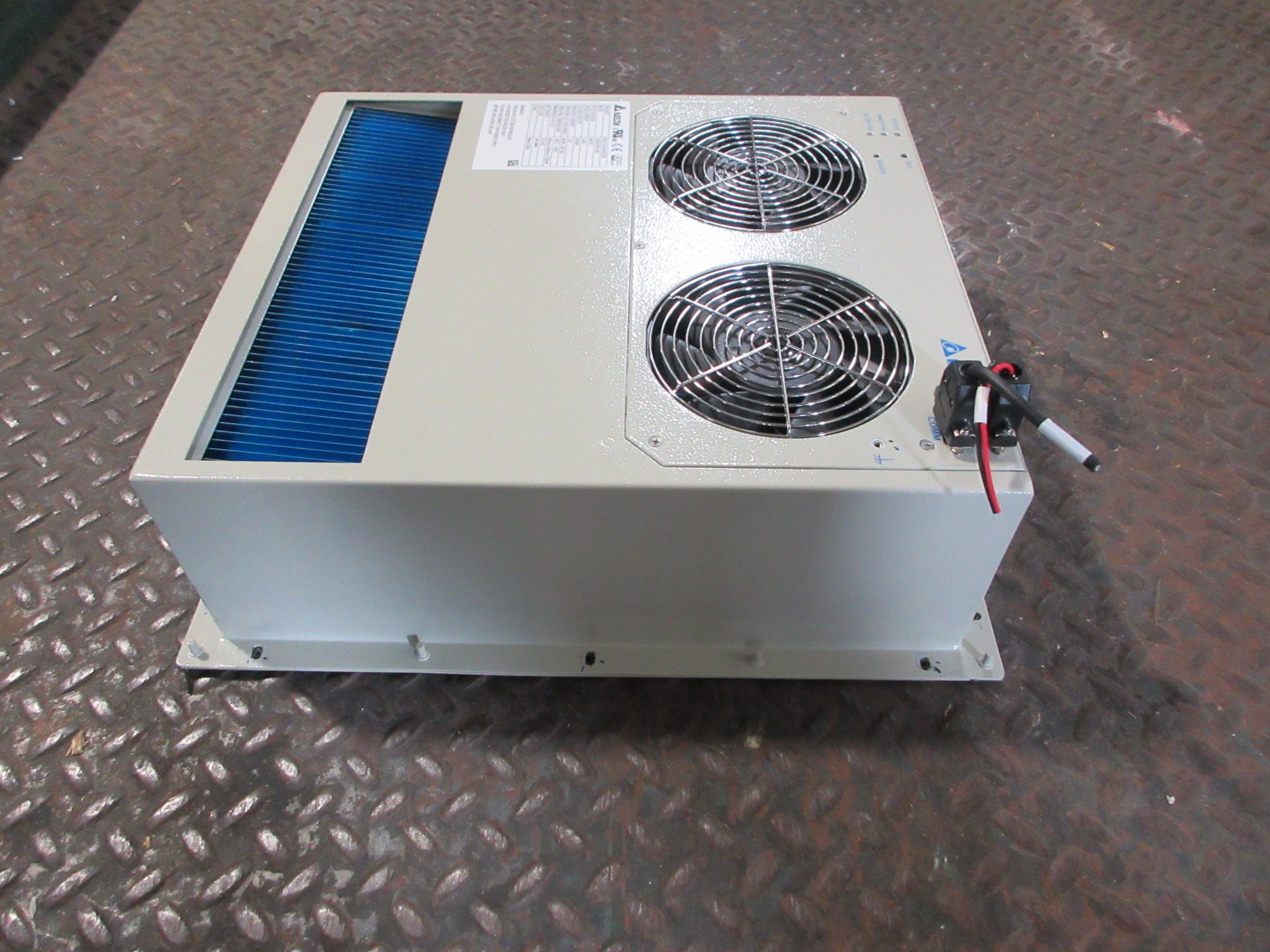 Delta Heat Exchanger HEX050PA-003 48VDC 1.44A Cooling: 45 W/K Used