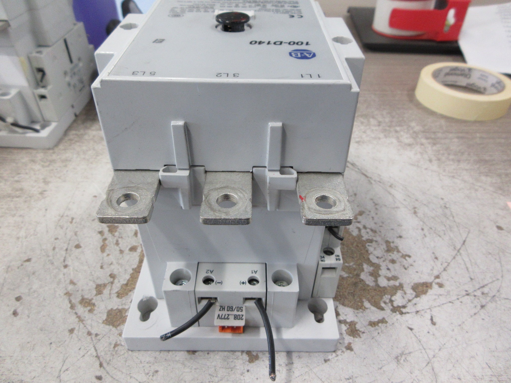 Allen-Bradley Contactor 100-D140 208-277V Coil 140A 600V (1) Aux Contacts Used
