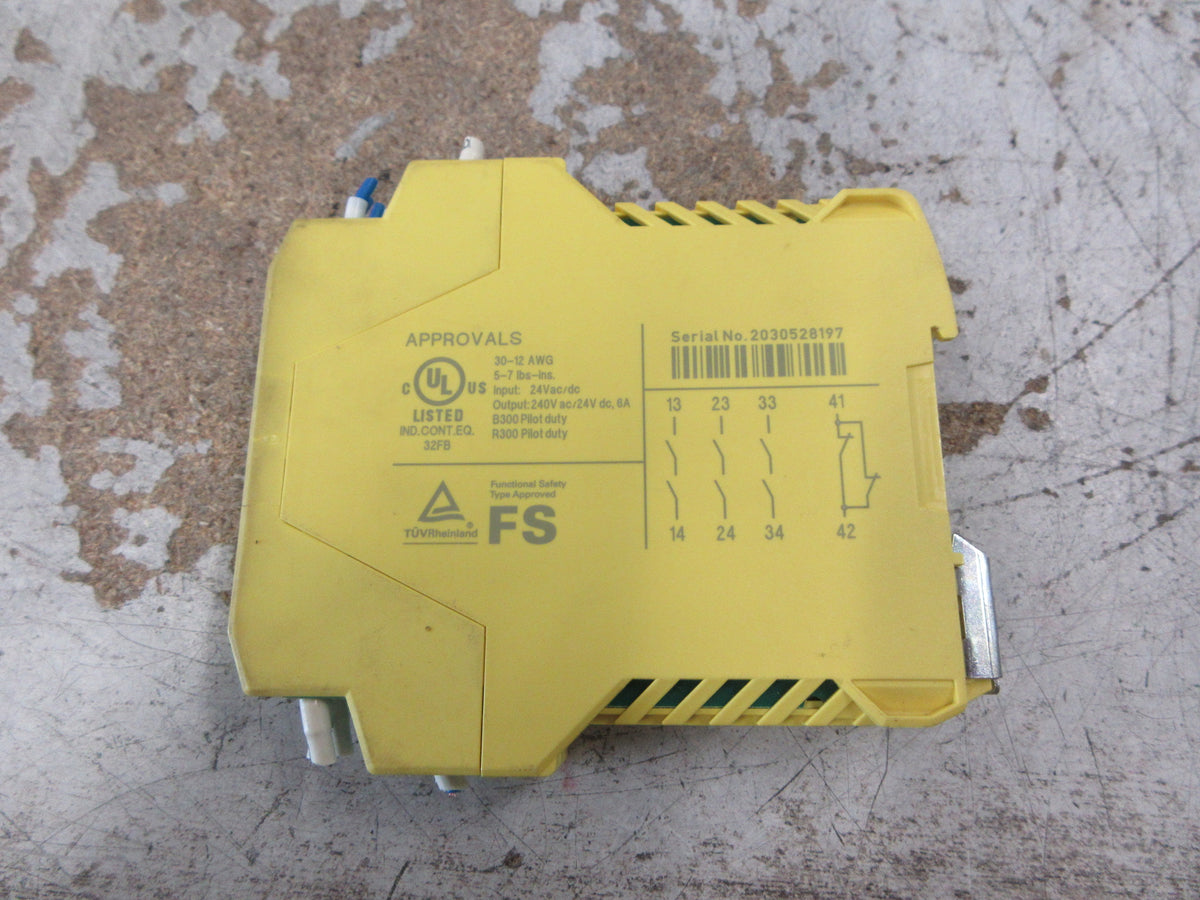 Phoenix Contact Safety Relay 2963763 PSR-SCP-24UC/ESA4/3X1/1X2/B Used