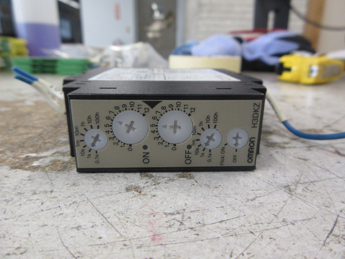 Omron Timer H3DKZ-F Range: 0.1 sec-1200 hrs Used