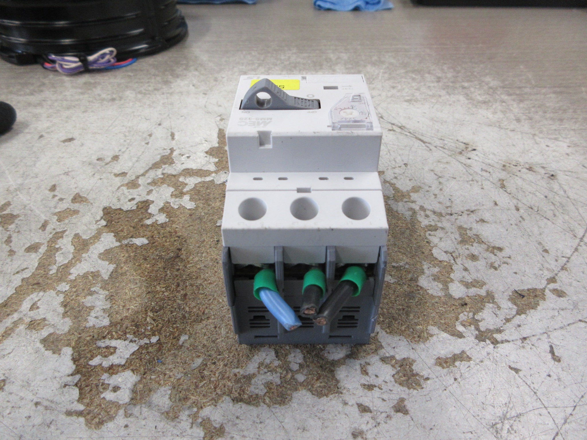 LS Meta MEC Manual Starter MMS-32S Trip: 14-22A *Broken DIN-Rail Mount* Used