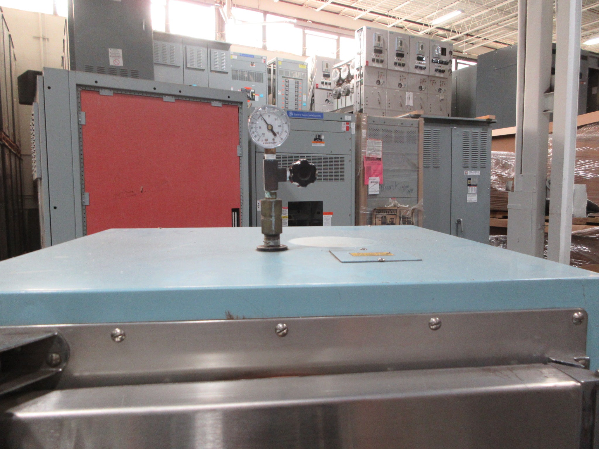 Blue M Vacuum Oven POM-16VC-2 240V 1Ph 60Hz Temp: 500°F Pump: D8B 91256-2 Used