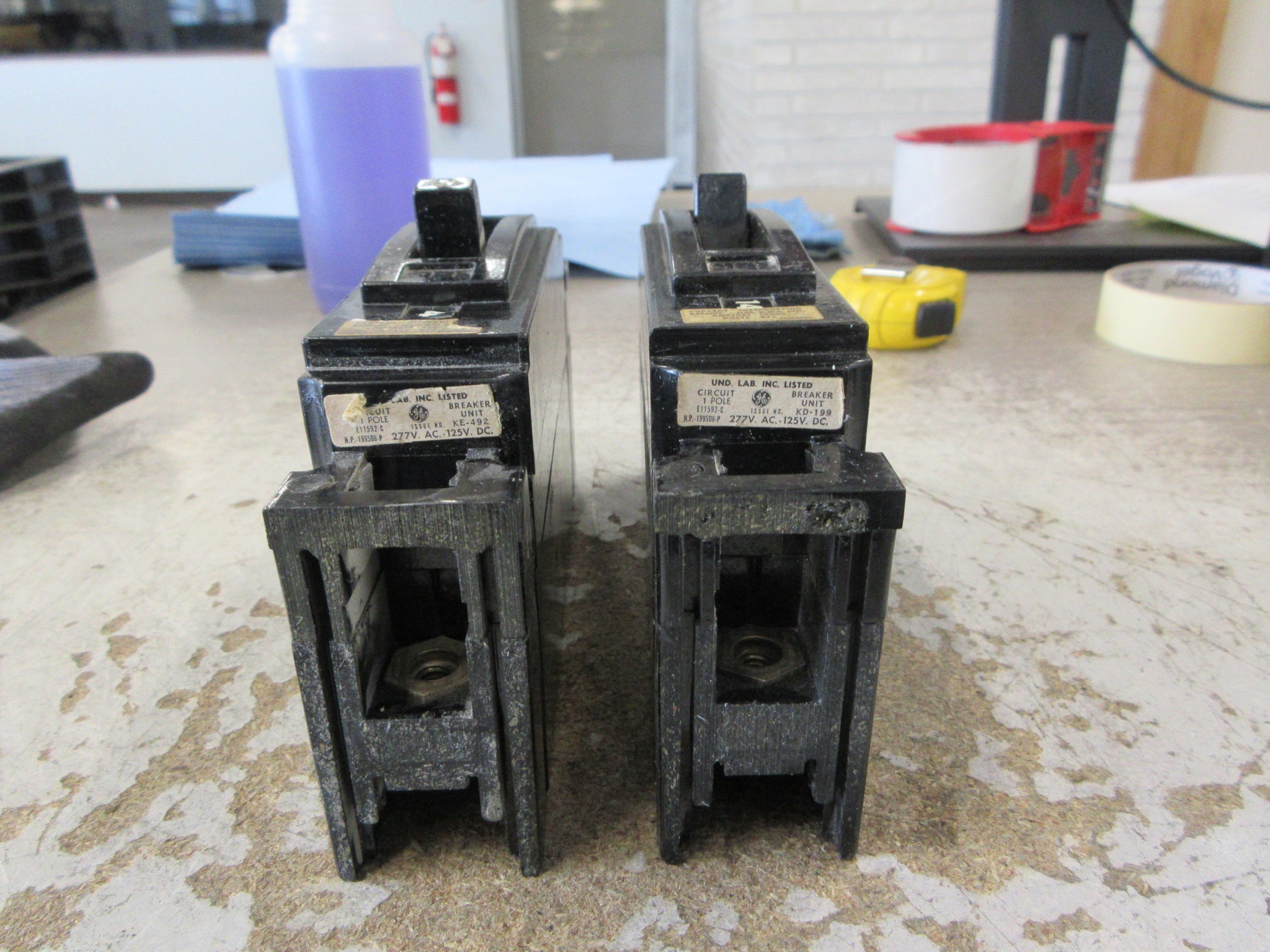 GE Circuit Breaker TEF113020 20A 277V 1P *Lot of 2* Used
