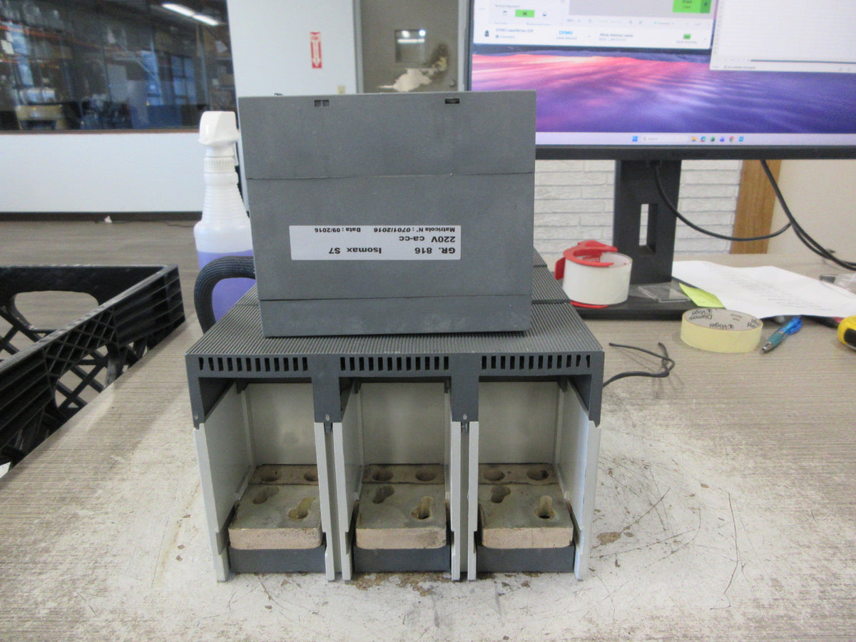 ABB Isomax S7 Circuit Breaker PR212/P 1200A 220V Shunt Trip W/Aux Switch Used