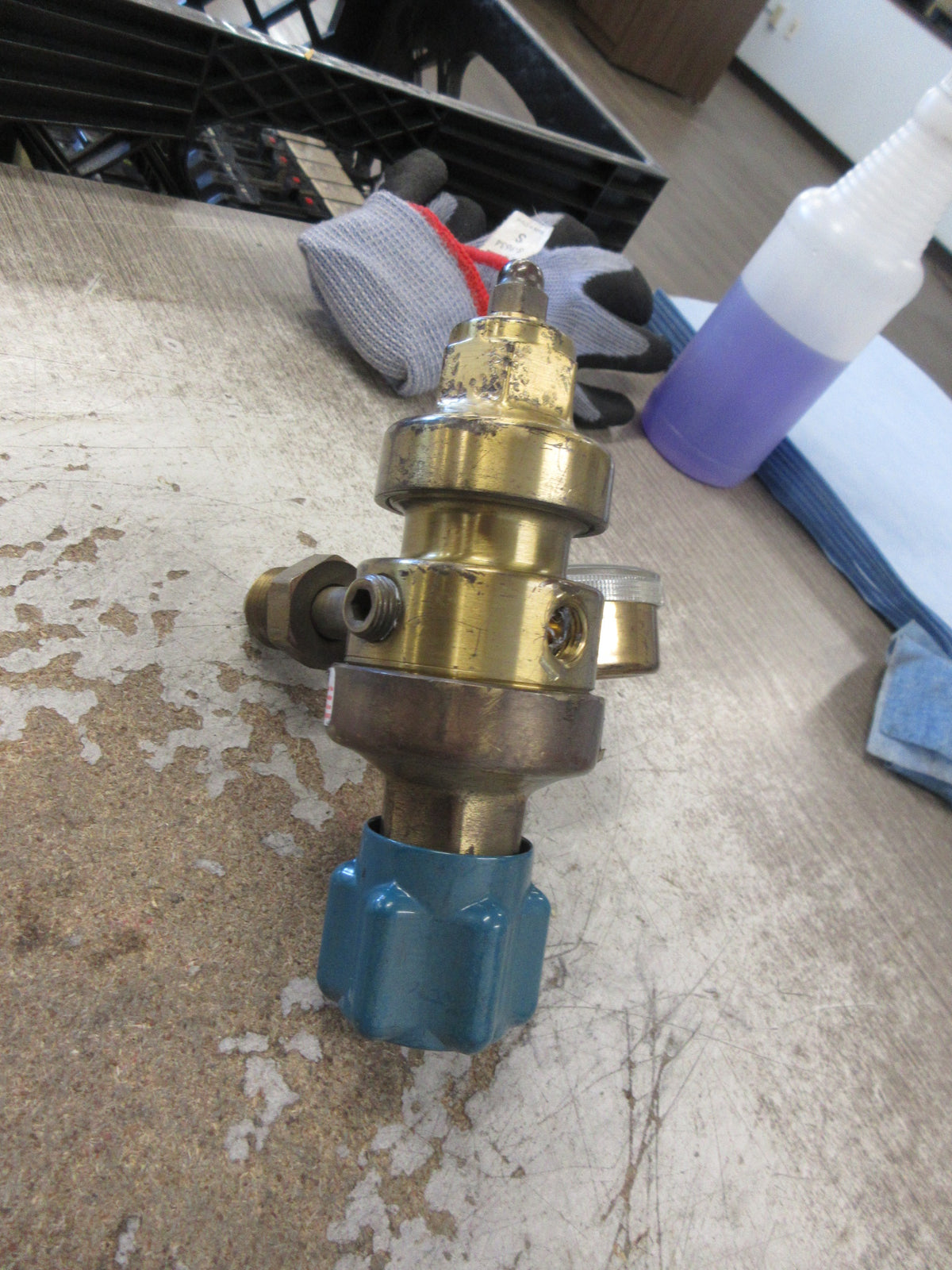Linde Gas Regulator U2E 5 25-500 Range: 0-4000 PSI Used