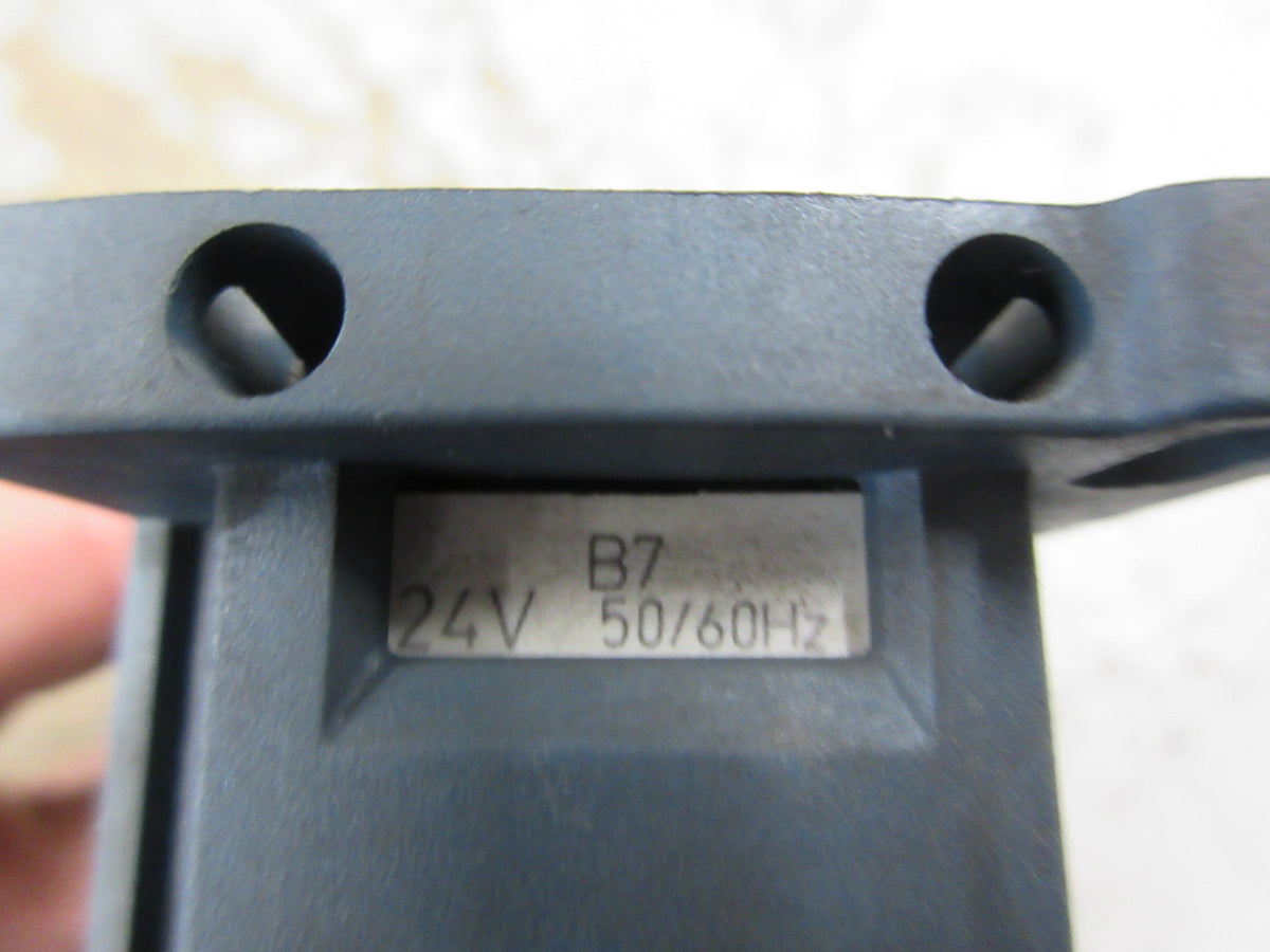 Telemecanique Contactor LC1 D09 24V Coil 25A Used