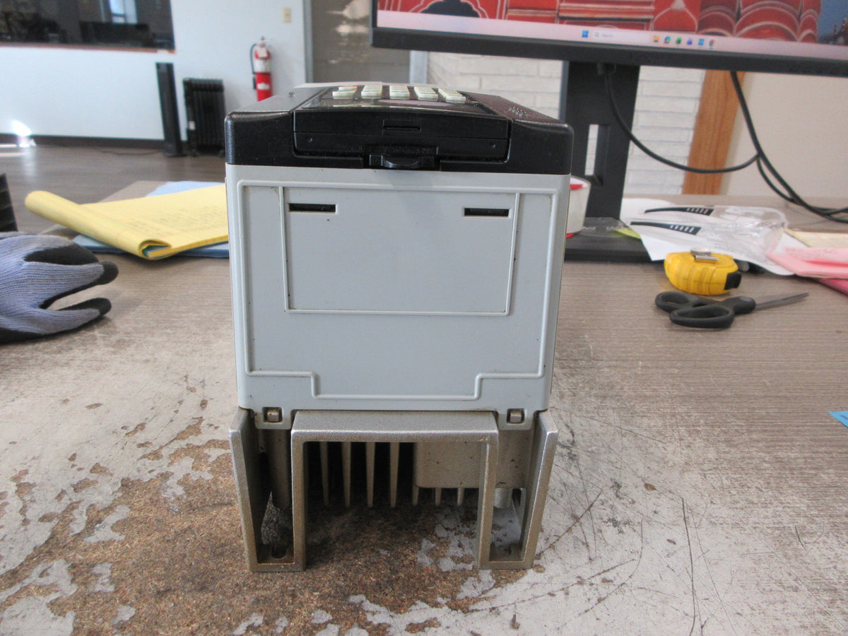 Allen-Bradley PowerFlex 70 AC Drive 20AD2P1A0AYNNNC0 Ser. A 1HP 3Ph Used