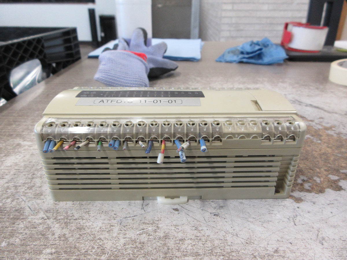 Schneider Automation Modicon TSX Nano I/O Module TSX 07 31 2422 PV: 03 Used