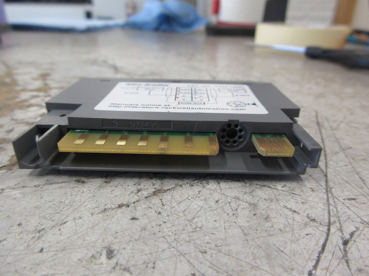 Allen-Bradley Analog Output Module 1734-0E4C Ser. C Rev. A01 F/W Rev. 3.001 Used