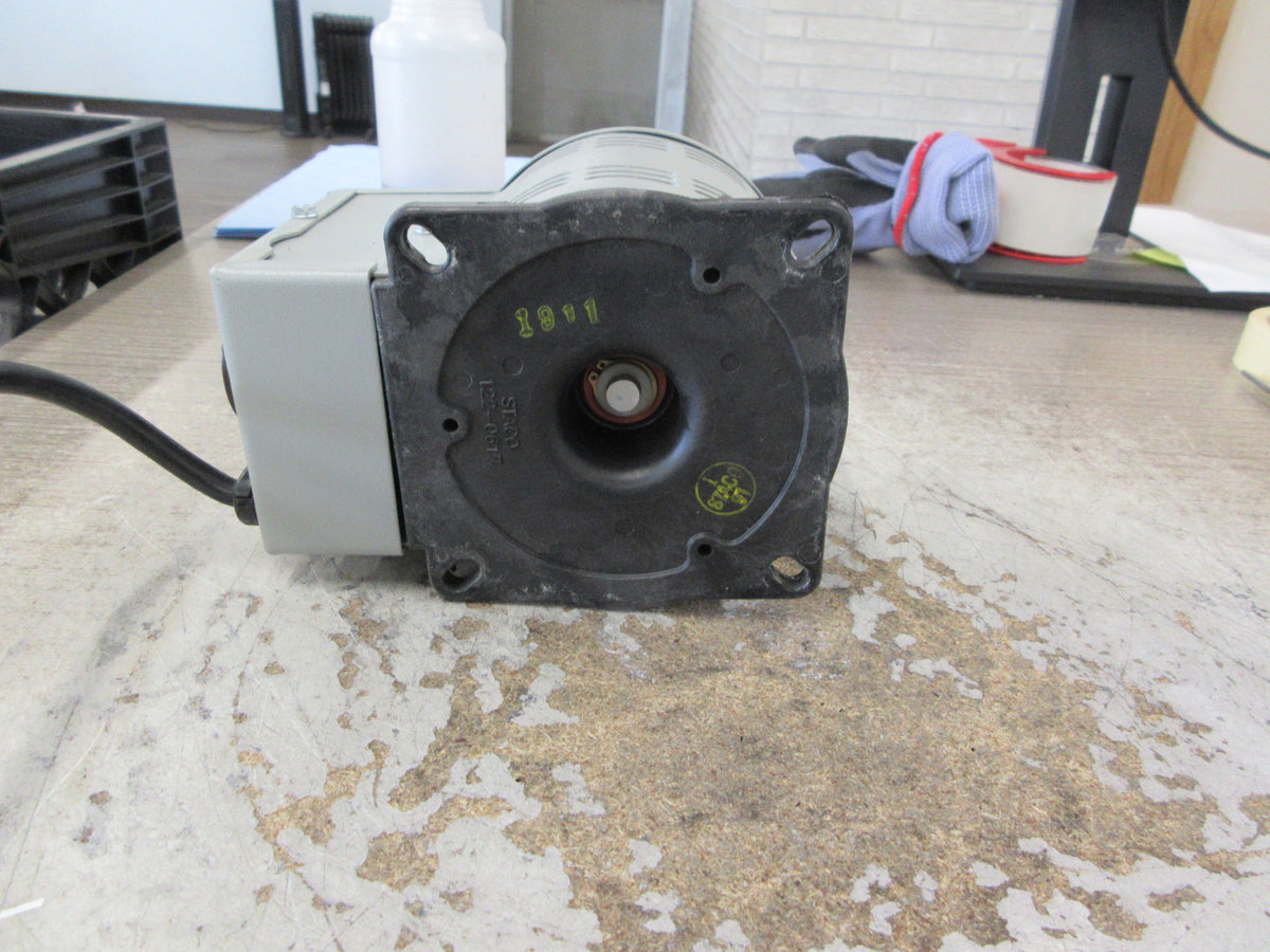 Staco Variable Autotransformer 3PN1020B 0.98 KVA Input: 240V , 50/60Hz Used