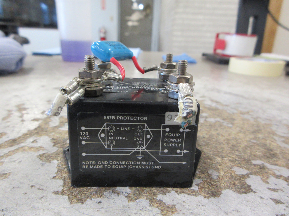 Square D AC Line Protector 587B051 120VAC 5A Used
