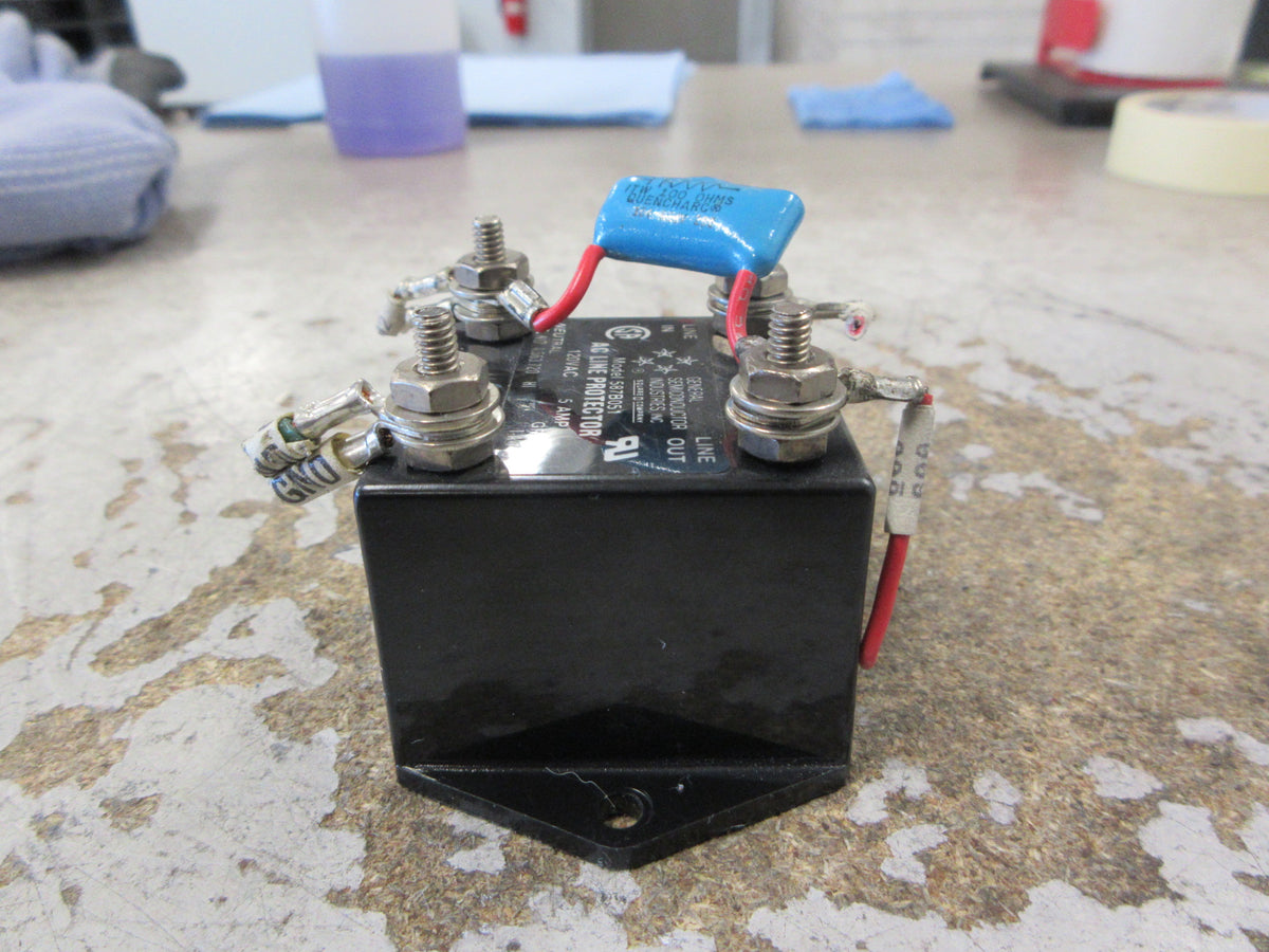 Square D AC Line Protector 587B051 120VAC 5A Used