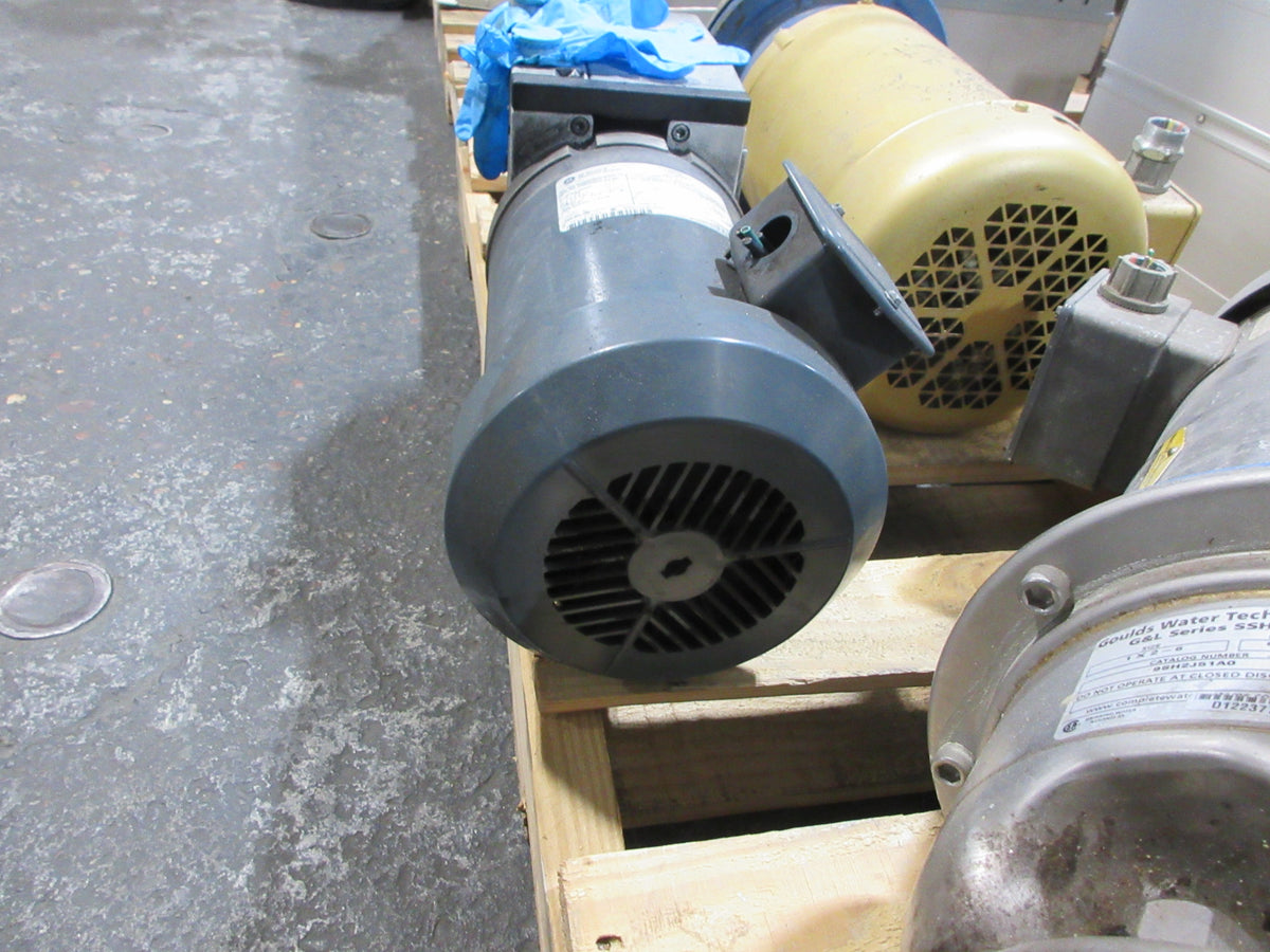 Leybold D8B Trivac Vacuum Pump 91256-2 8 m3/h 1HP 1725RPM 200-230/460V 3Ph Used