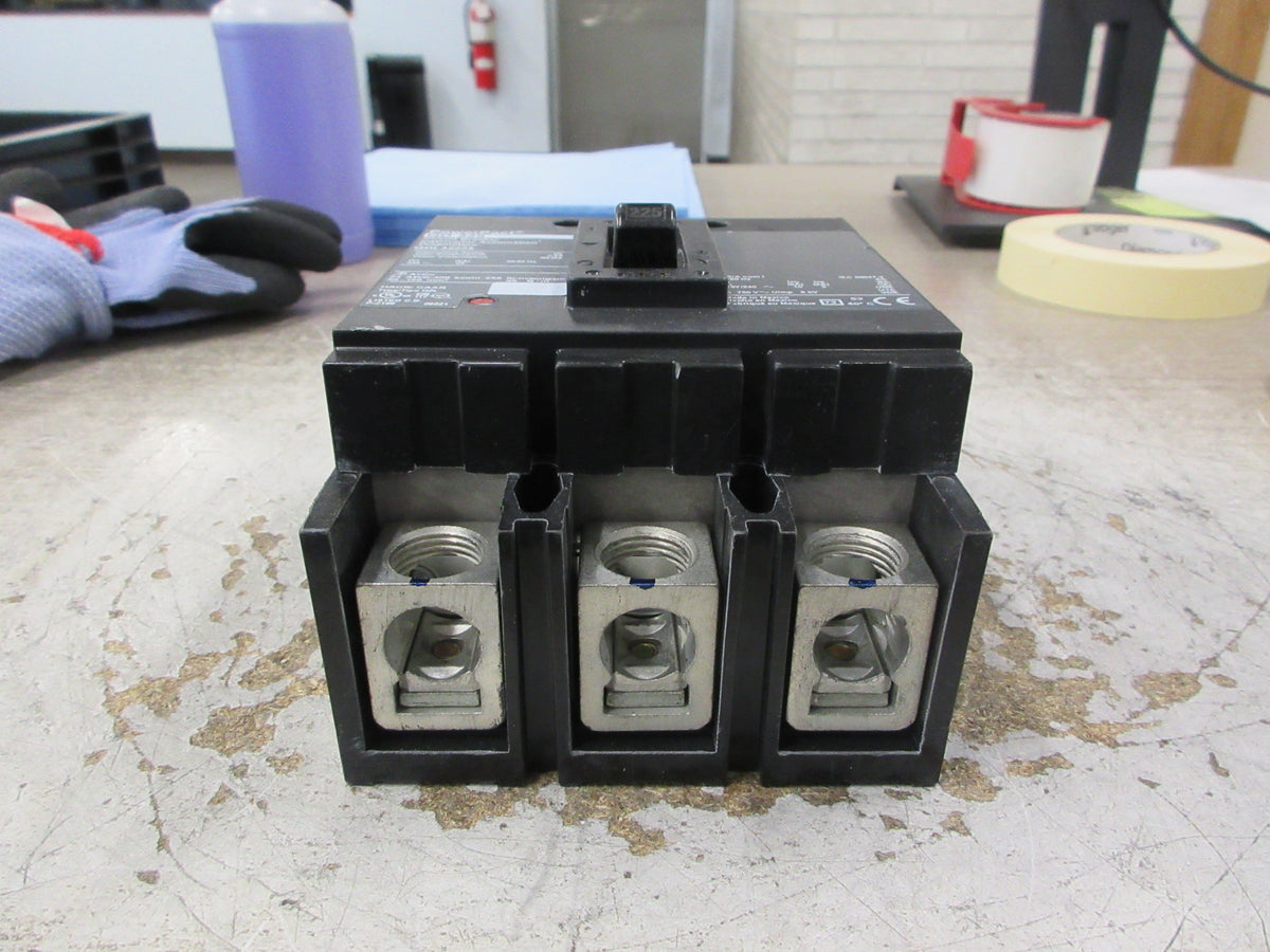 Square D PowerPact Circuit Breaker QDL32225 225A 240V 3P Used