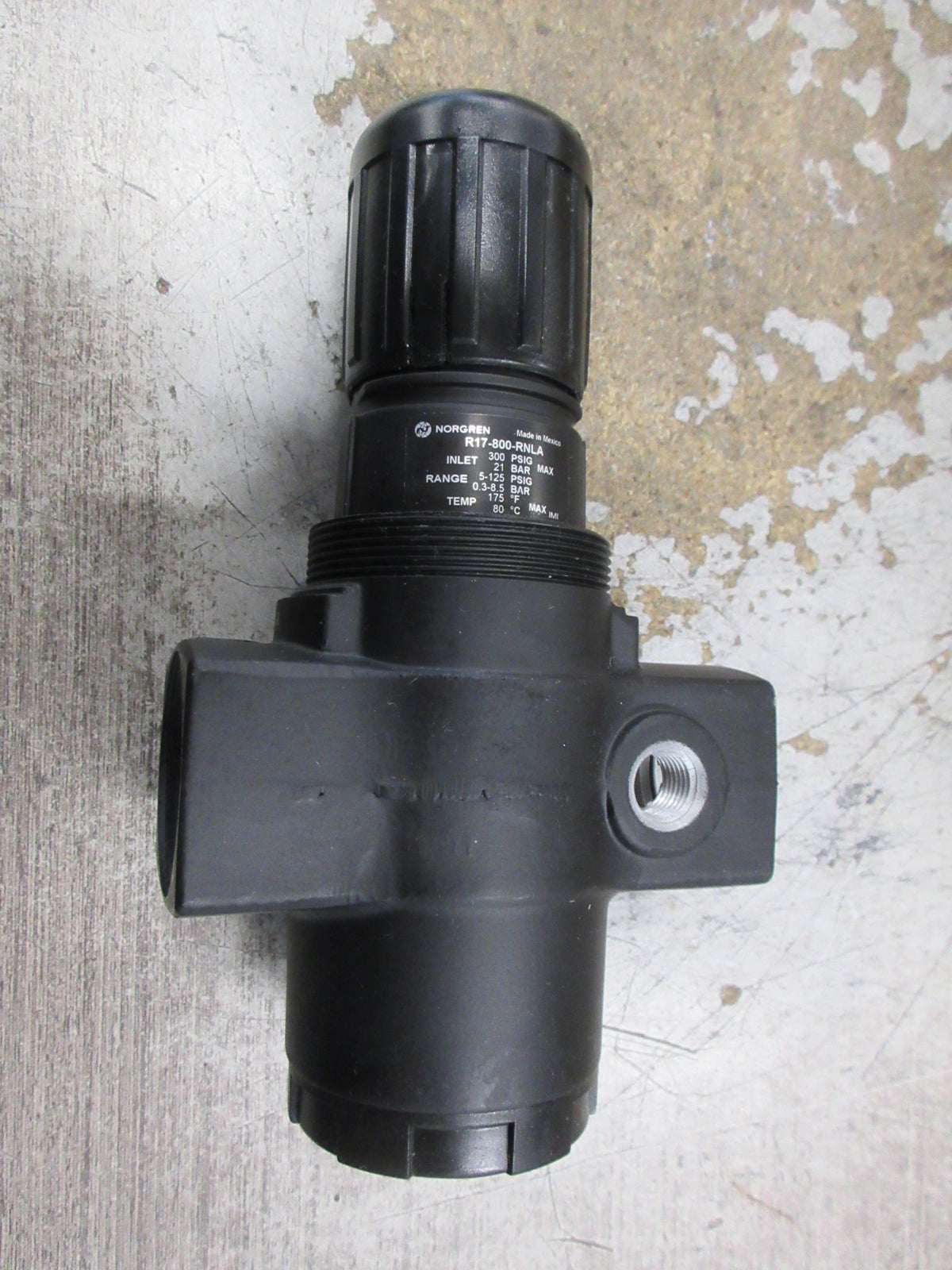 Norgren Regulator R17-800-RNLA New Surplus