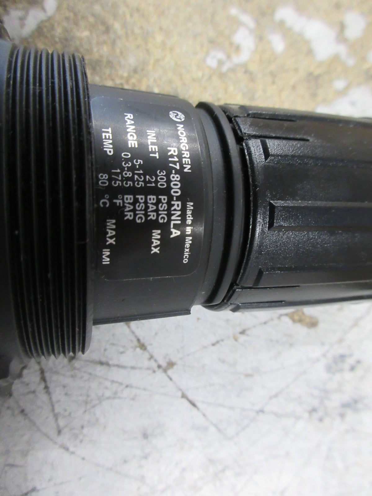 Norgren Regulator R17-800-RNLA New Surplus