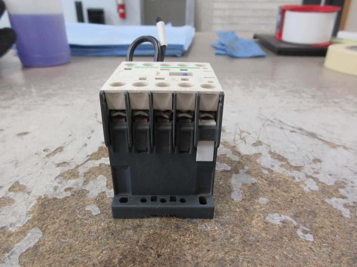 Schneider Electric Contactor CA2KN 40U7 230/240V Coil Used