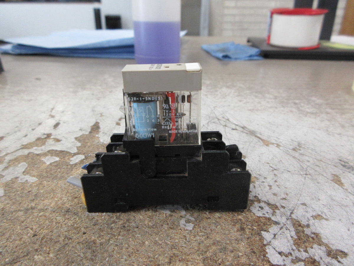 Omron Relay G2R-1-SND(S) 24VDC Coil W/Base Used