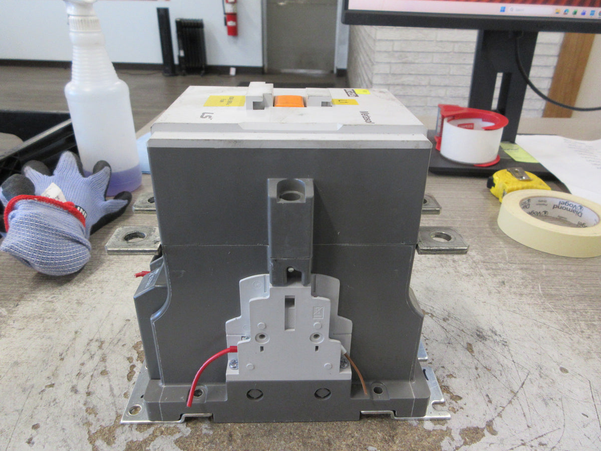 LS Metasol Contactor MC-225a 24-25VAC/24VDC Coil 350A 600V *No Base Screws* Used