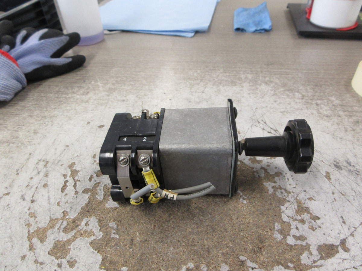 GE Type SPM Rotary Switch 10AA004 Used