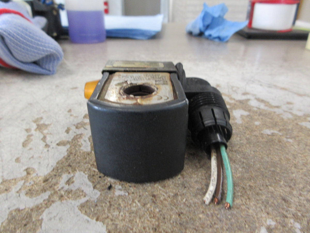 Parker Solenoid Coil DFSC05 120V @ 60Hz 110V @ 50Hz Used
