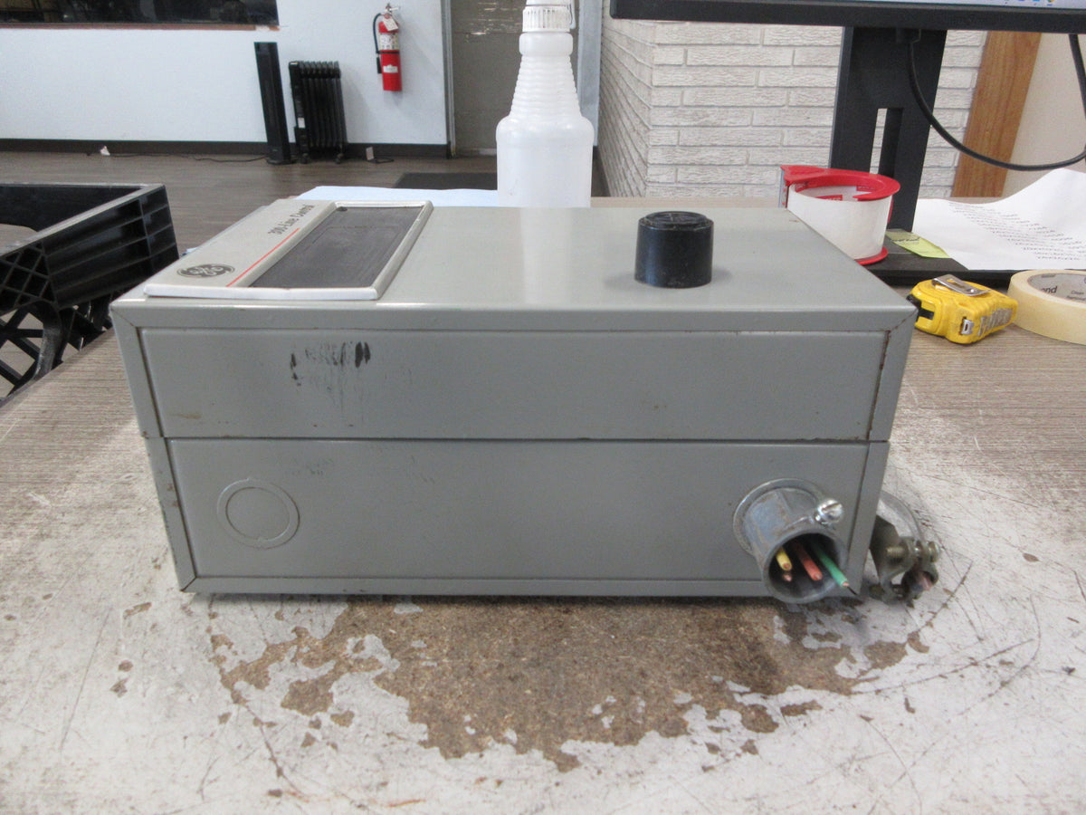 GE Enclosed Size 1 Starter CR306C1**ACWA 230-460V Coil 27A 600V Used