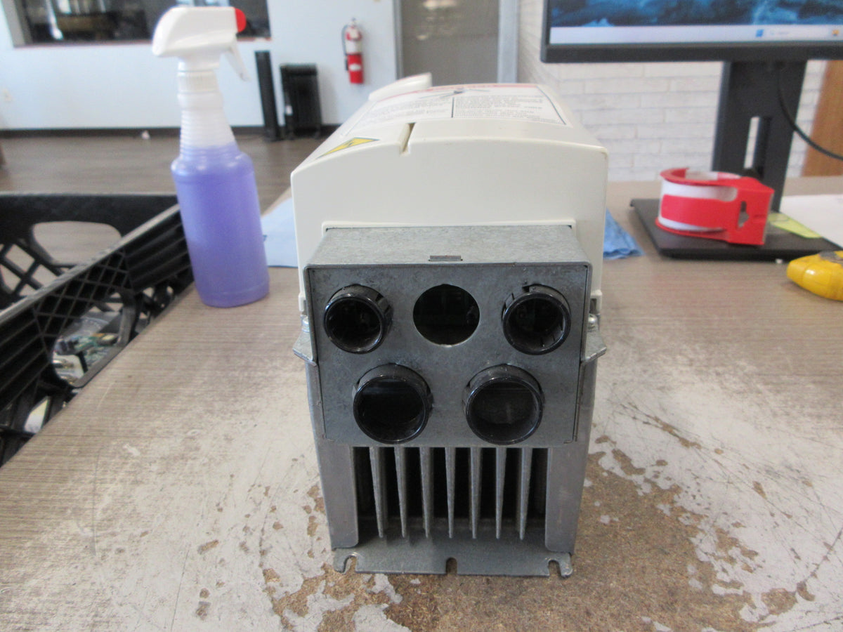 ABB CH401 AC Drive ACH401600532 5HP 3Ph Input: 3~380-480V , 8.3A , 48-63Hz Used